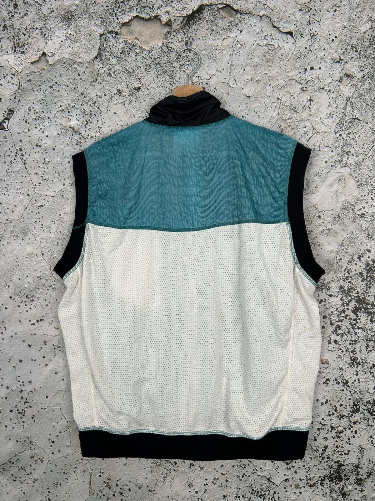 Adidas Adidas Equipment 90s Vintage Sportswear Vest Streetwear Rare Size US L / EU 52-54 / 3 - 4 Thumbnail