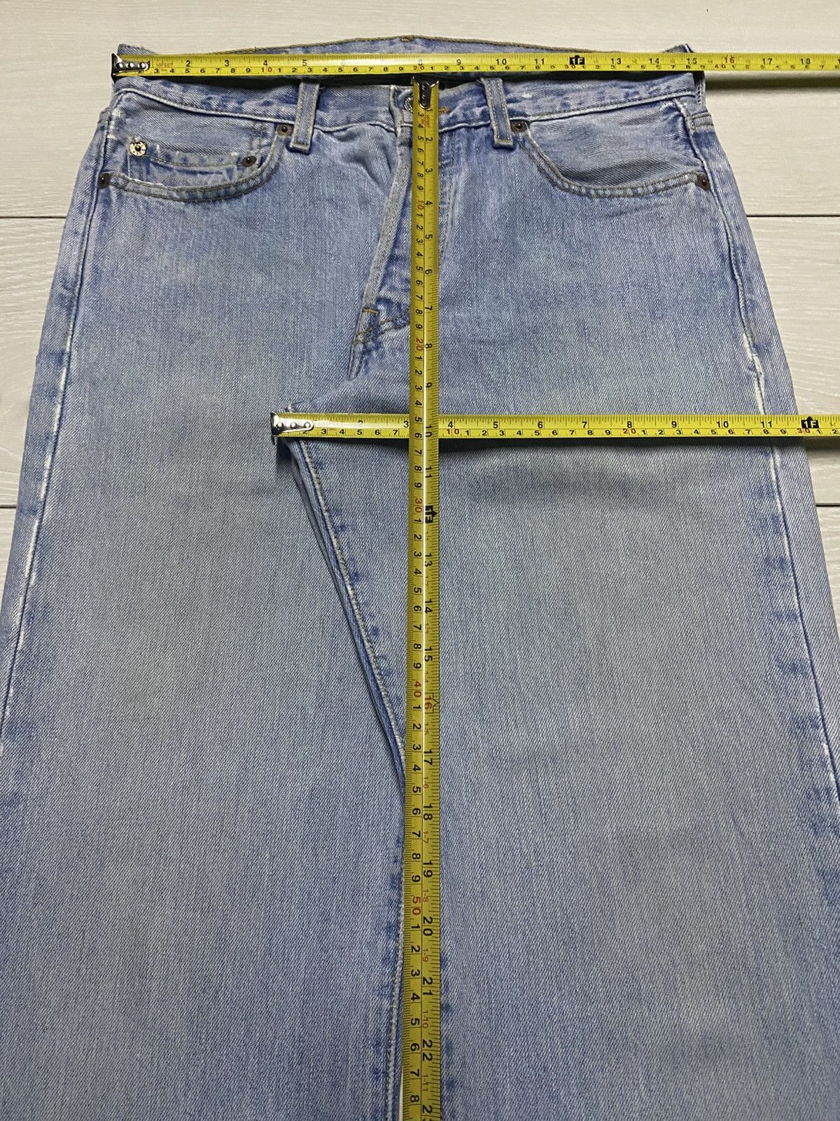 Levi's Vintage Levis 501 Blue Wash Distressed Loose Jeans Size US 30 / EU 46 - 13 Thumbnail
