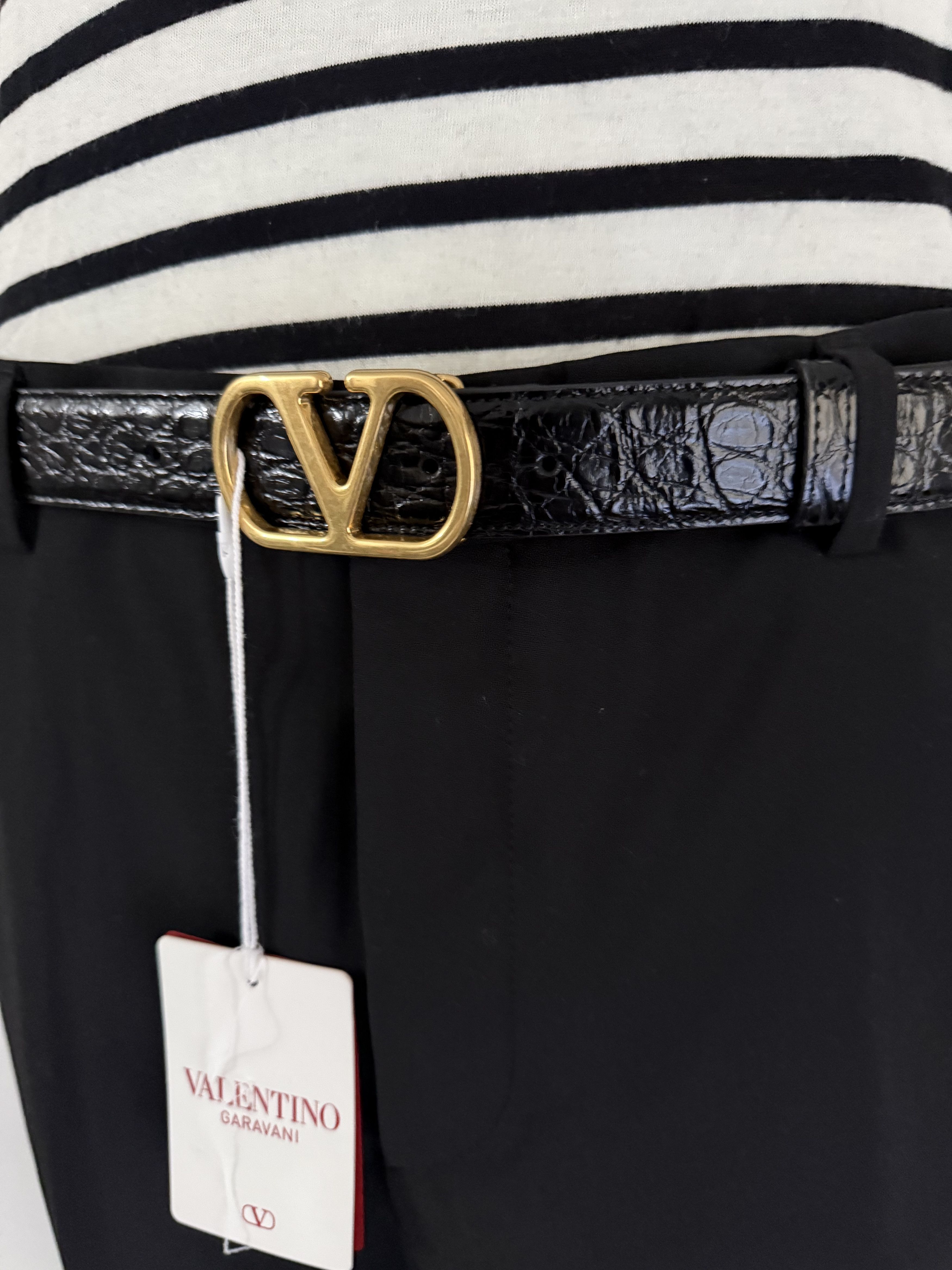 Valentino Crocodile Leather Valentino V-Logo Size 32 - 2 Thumbnail