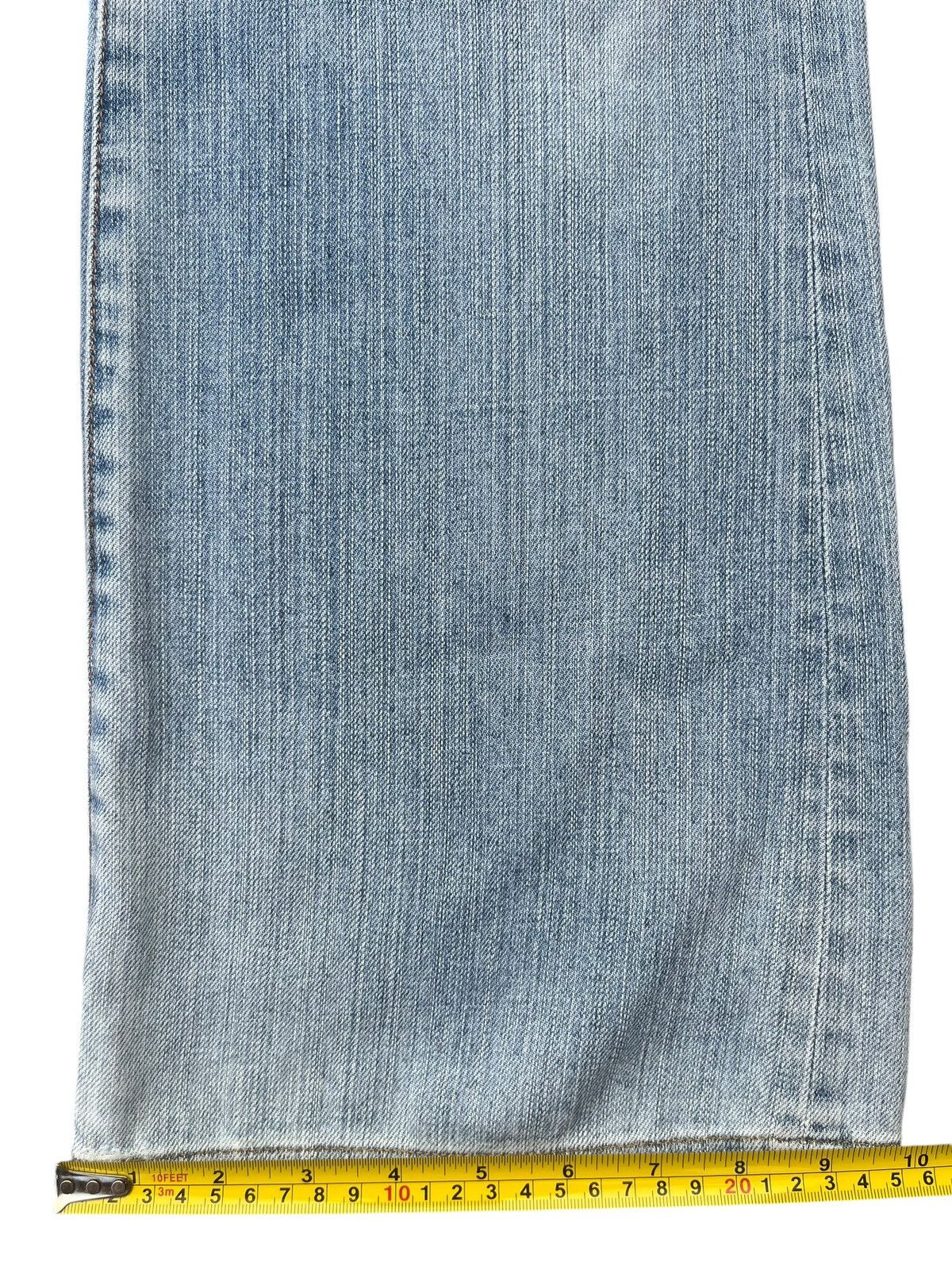 Japanese Brand × Jun Takahashi × Uniqlo Vintage Japanese Brand Light Blue Washed Super Flare Jeans Size US 29 - 13 Thumbnail