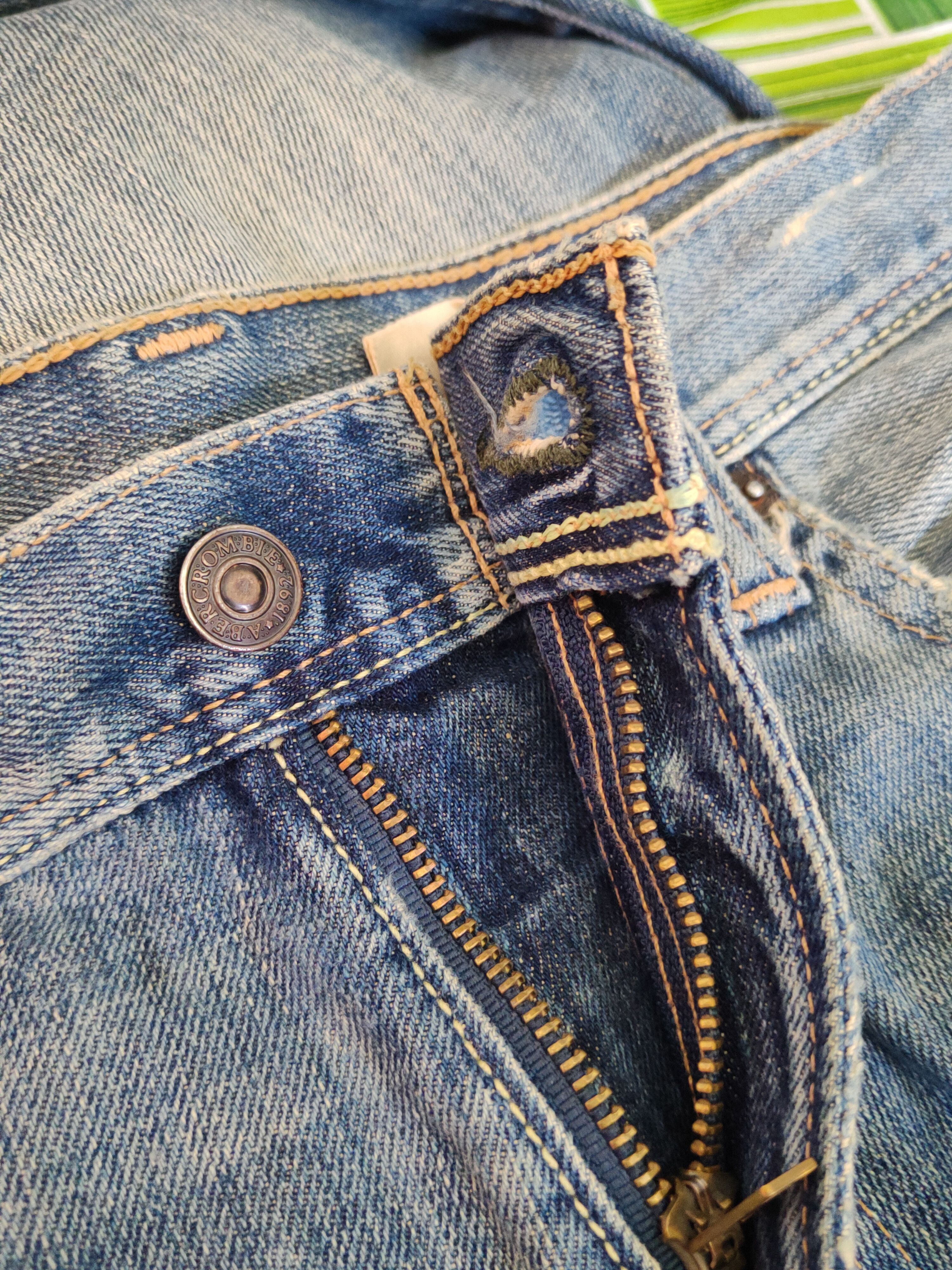 Abercrombie & Fitch Abercrombie &Fitch baggie Faded Ripped Jeans #S1649 Size US 31 - 13 Thumbnail