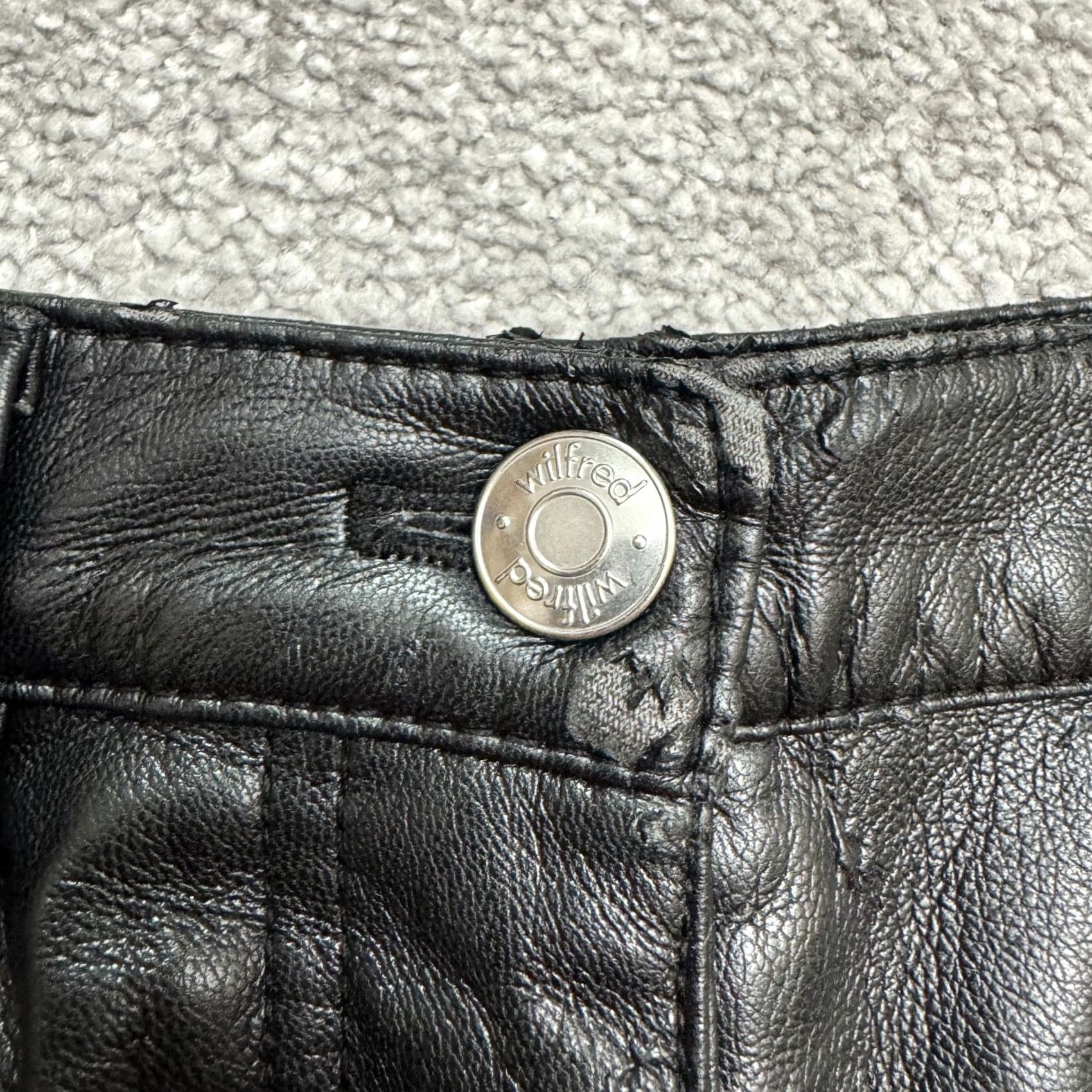 Vintage VINTAGE Wilfred Command Faux Vegan Leather Ankle Pants Womens 0 Black High Rise Straight Pants Mens? Size 25" / US 0 / IT 36 - 3 Thumbnail