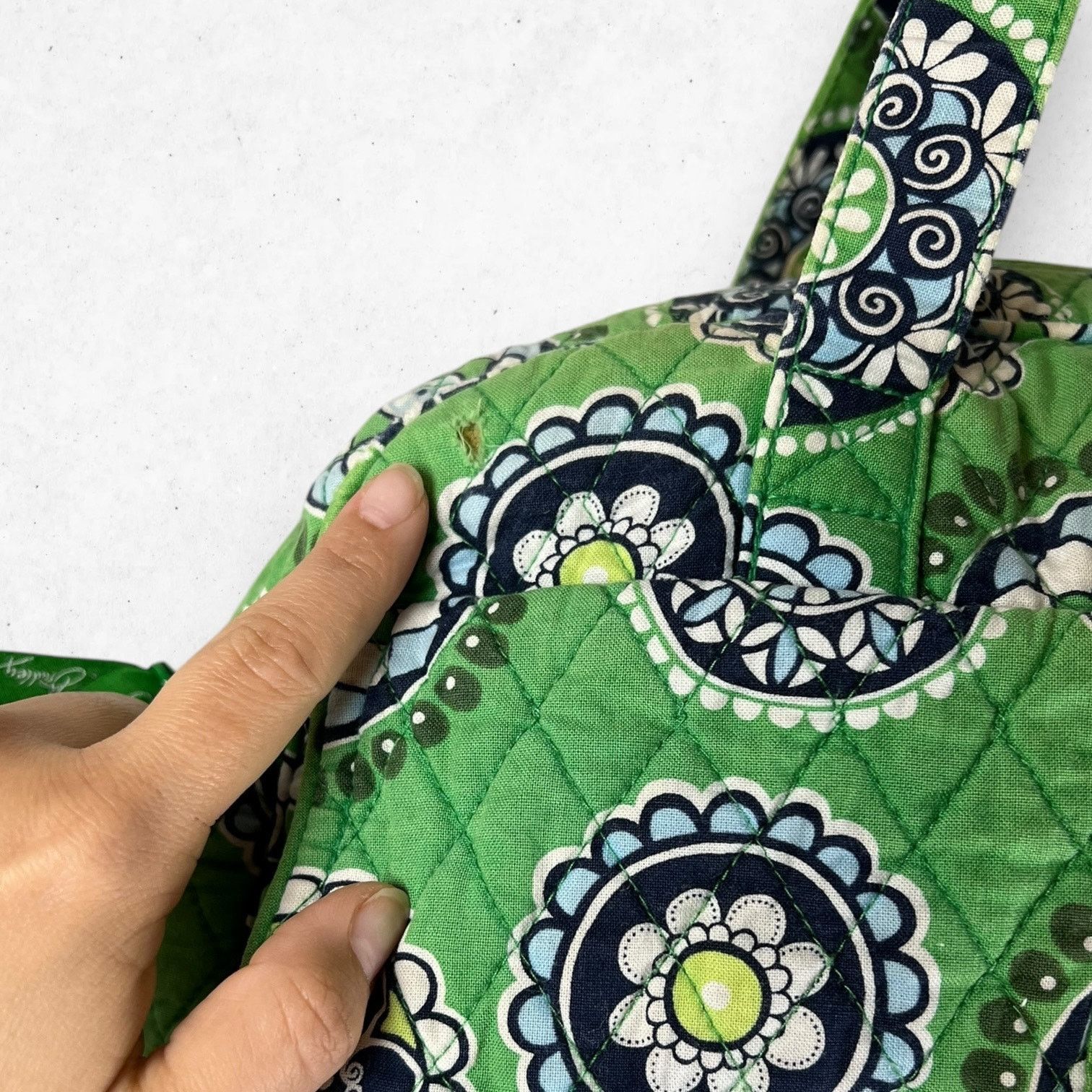 Vera Bradley Vera Bradley Cupcakes Green Retired Pattern Duffel DAMAGED Size ONE SIZE - 4 Thumbnail