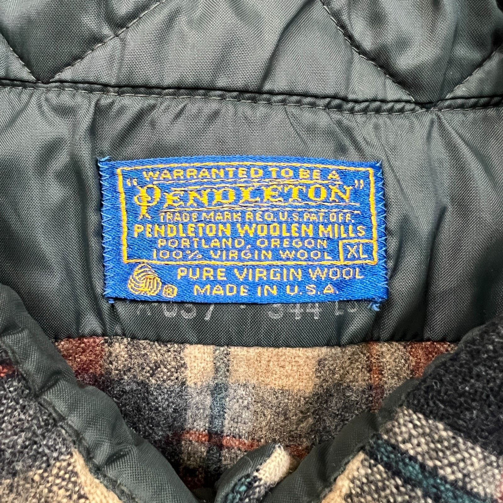 Pendleton Vintage Pendleton Shirt Plaid Wool Quilted Button Up USA 90s Size US XL / EU 56 / 4 - 7 Thumbnail
