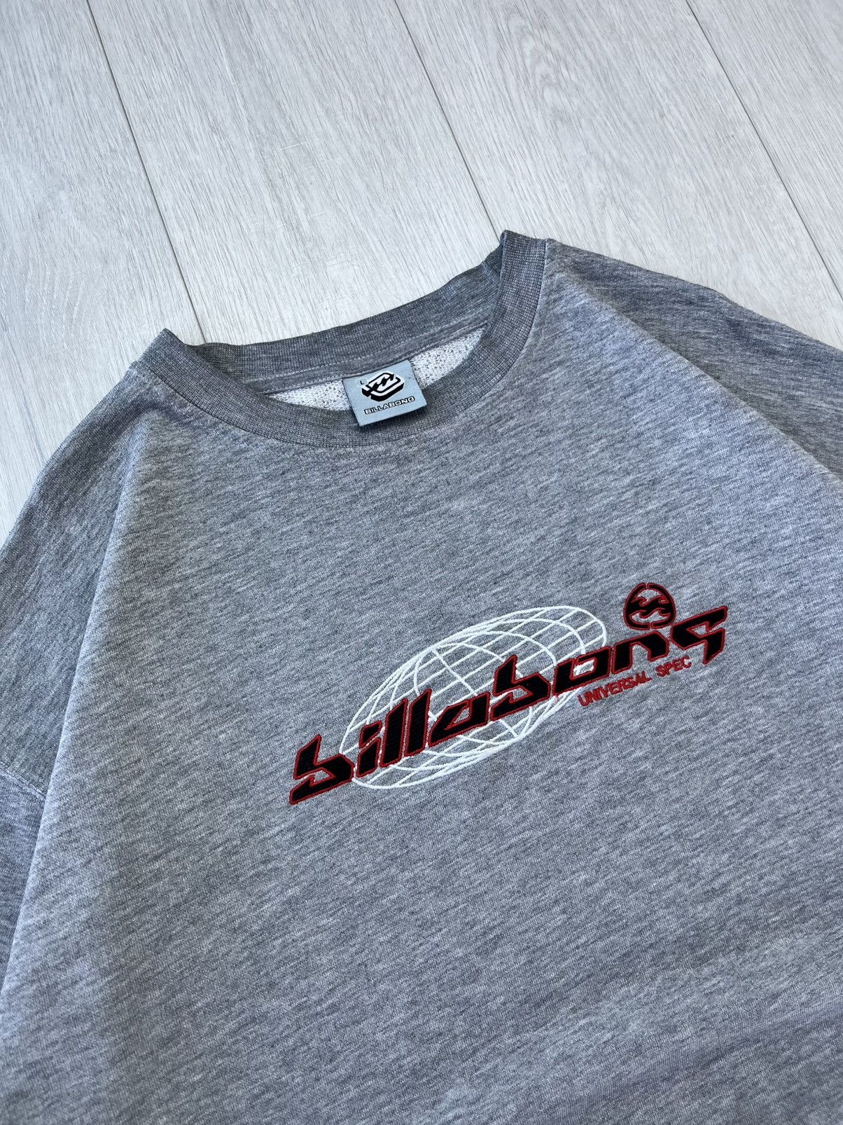 Billabong Vintage Billabong Sweatshirt Center Logo Y2K Surf Skater 90s Size US L / EU 52-54 / 3 - 2 Thumbnail