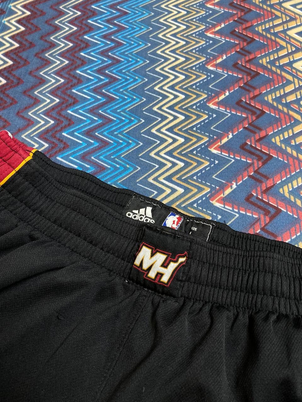 Adidas shorts logo Adidas x NBA Vintage Y2K sportwear Size US 34 / EU 50 - 9 Thumbnail