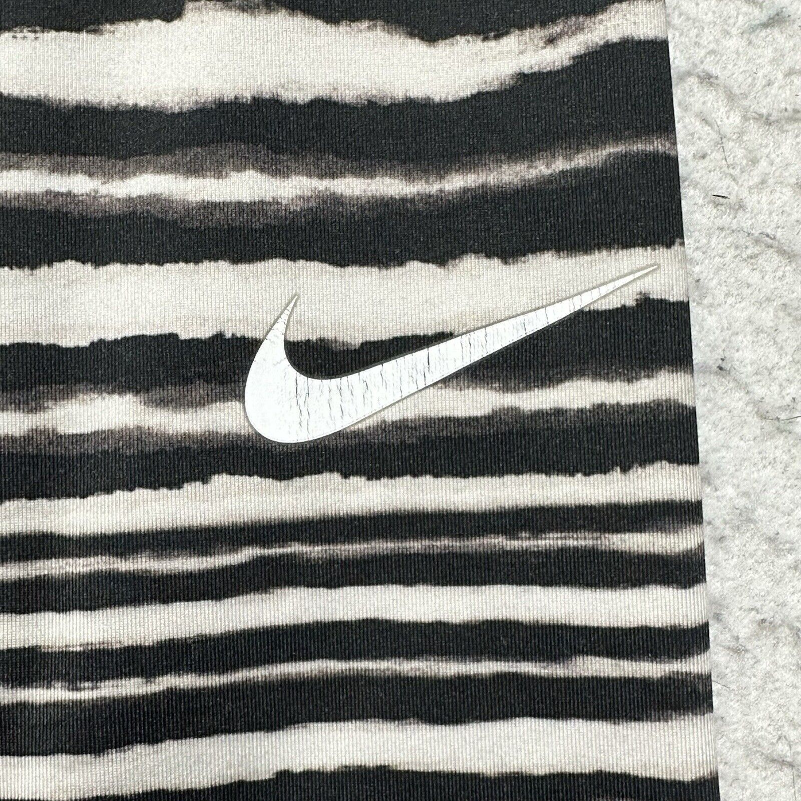 Nike Nike Pro Small Capri Length Compression Athletic Leggings Size 28" / US 6 / IT 42 - 4 Thumbnail