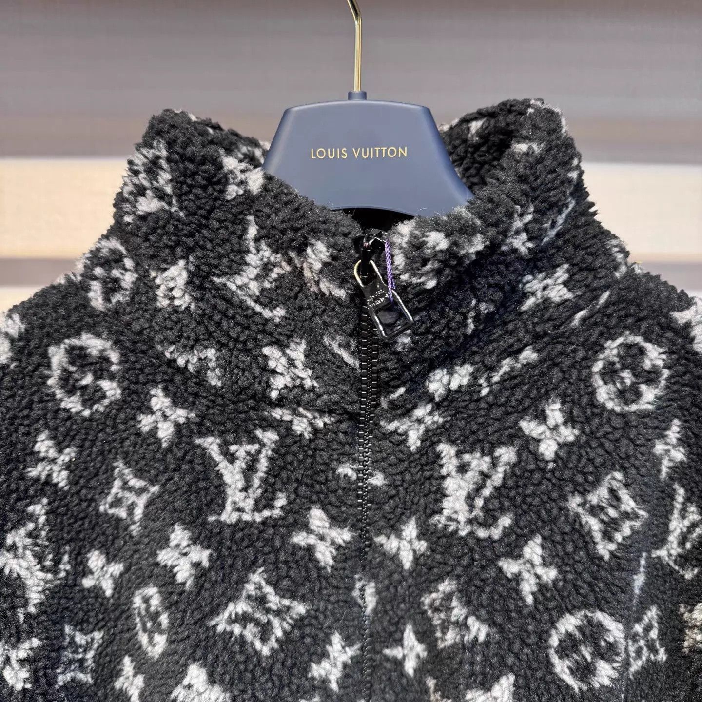 Louis Vuitton Louis Vuitton Black Monogram Teddy Fleece Jacket L New Size US L / EU 52-54 / 3 - 3 Thumbnail