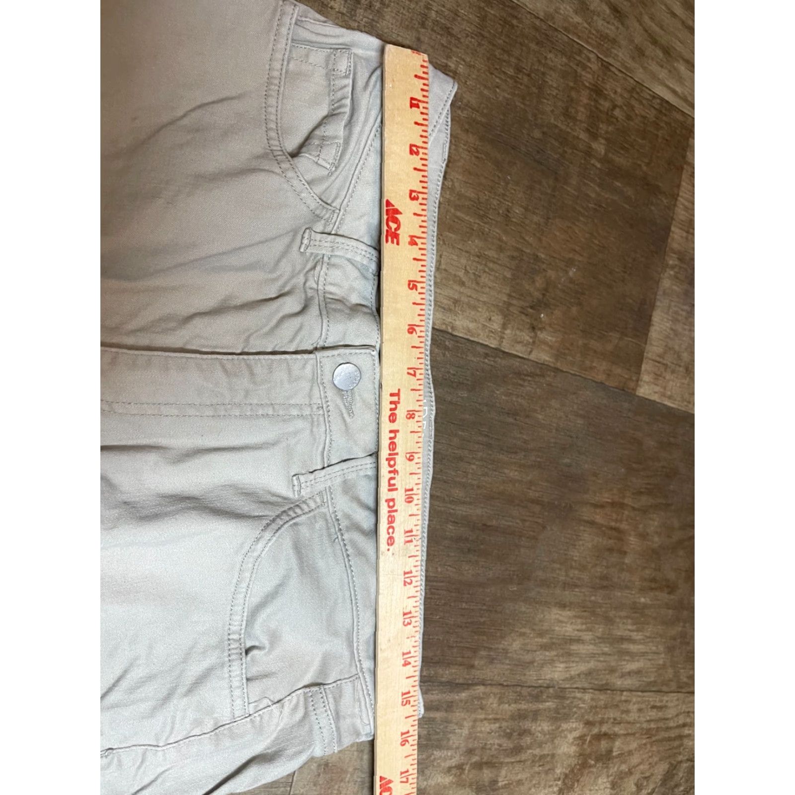 Lee Lee Shorts Bermuda Womens Size 12 Regular Khaki Beige Stretch M Size 34" / US 12 / IT 48 - 4 Thumbnail