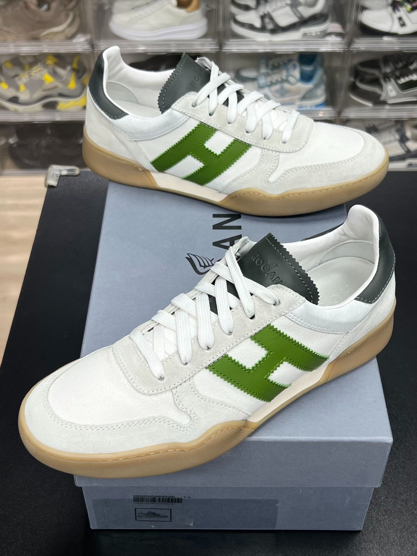 Hogan Hogan Retro Lowtop Sneakers 8.5 Men Size US 8.5 / EU 41-42 - 1 Thumbnail
