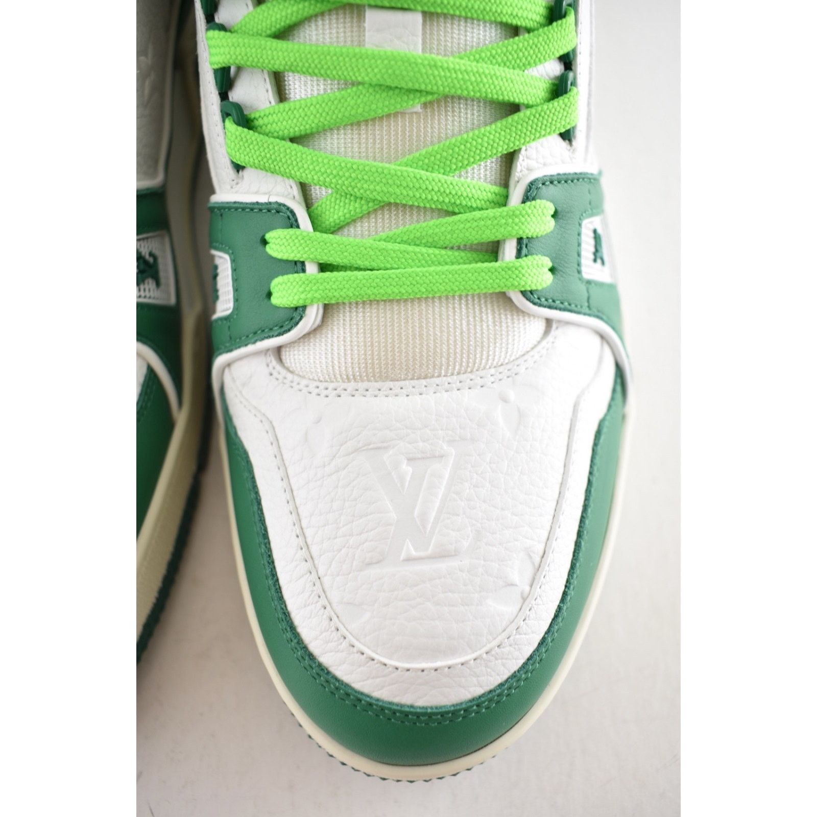 Louis Vuitton Louis Vuitton Green White Empreinte Leather Low Top Size US 10 / EU 43 - 8 Thumbnail