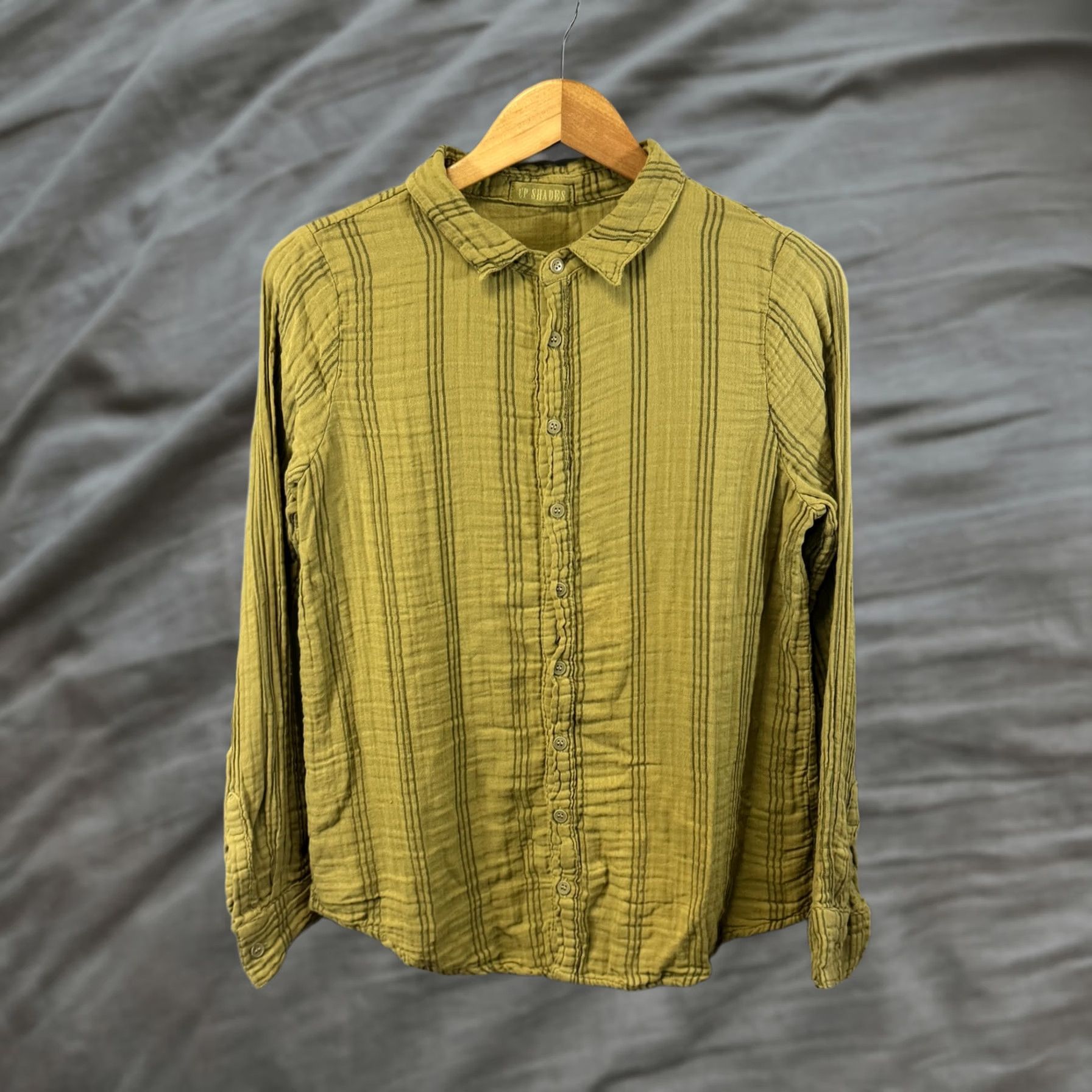 Olive VINTAGE CP Shades Shirt Womens XS Olive Green Button Front Crinkle Gauze Made USA Casual Size XS / US 0-2 / IT 36-38 - 1 Thumbnail