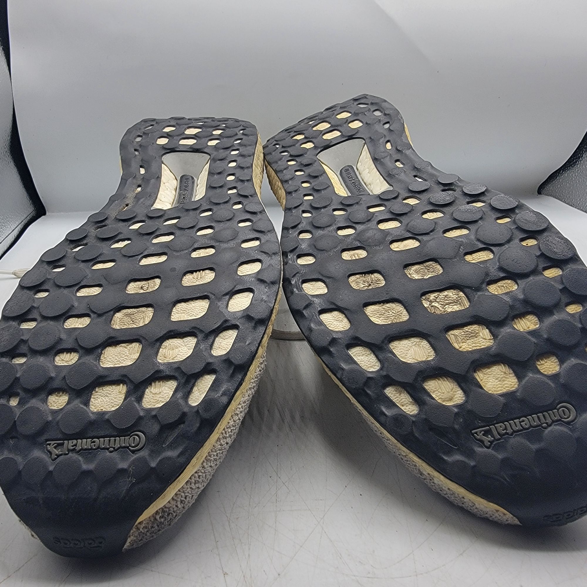 Adidas Adidas Ultraboost 4.0 Mens 11 White Sneaker Shoes Running Wa Size US 11 / EU 44 - 11 Thumbnail