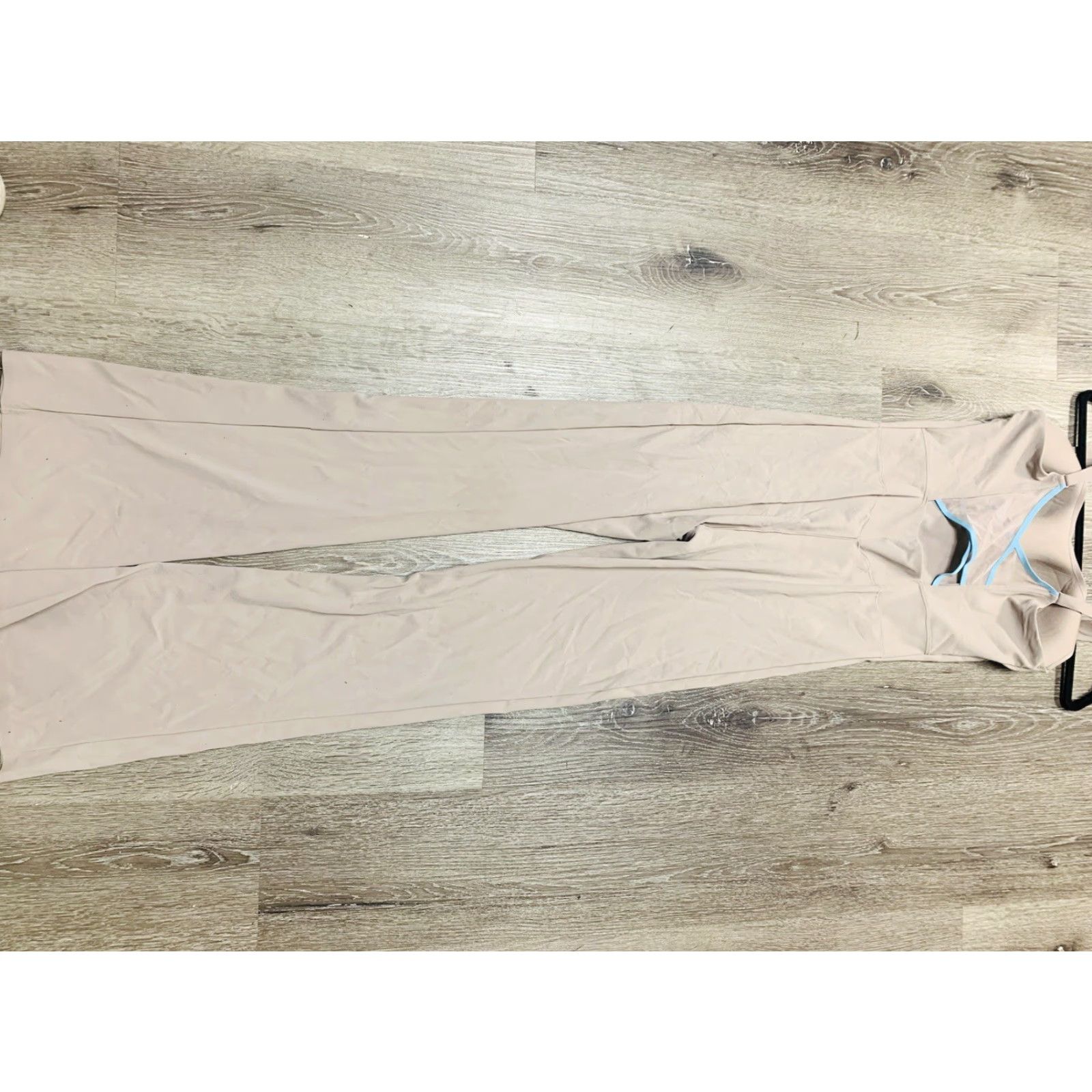 Victoria's Secret Victoria’s Secret VSX Cross-Back Jumpsuit Beige L Women One-Piece Flare Sleeveless Pullover Classic Activewear Size 36" / US 14 / IT 50 - 5 Thumbnail