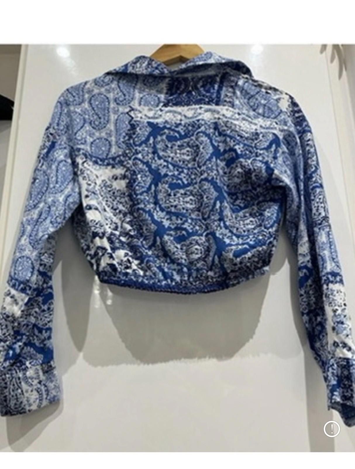 Zara ZARA White and Blue Wrapped Cropped Top Size XS / US 0-2 / IT 36-38 - 2 Thumbnail