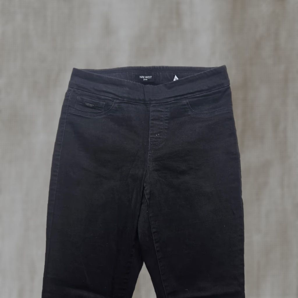 Nine West Nine West Jeans Solid Black Mid Rise Skinny Adult Women Size 8 Denim Cotton Blend 5-Pocket Zipper Stretch Jeans Womens Size 29" - 1 Thumbnail
