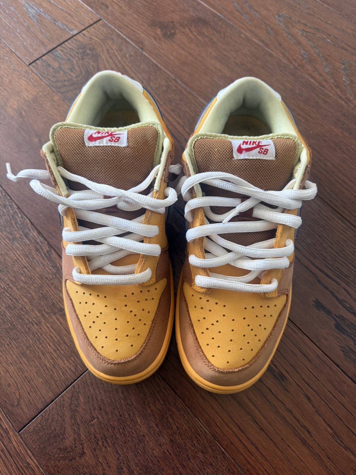 Nike SB Nike Dunk Sb Low Newcastle Brown Ale Size US 9.5 / EU 42-43 - 3 Thumbnail