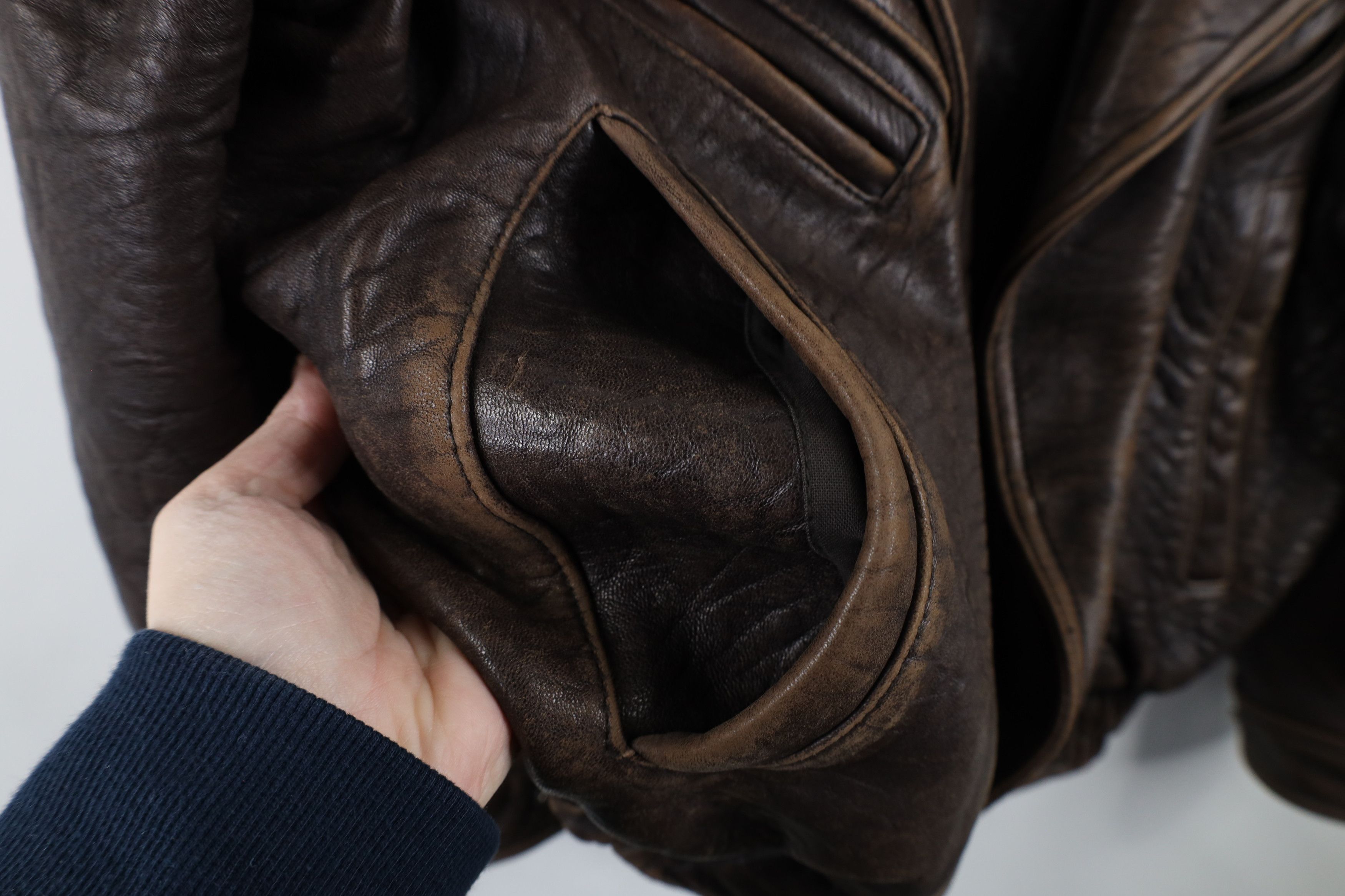 Vintage Vintage 90s Streetwear Leather Flight Bomber Jacket Brown Size US L / EU 52-54 / 3 - 5 Thumbnail