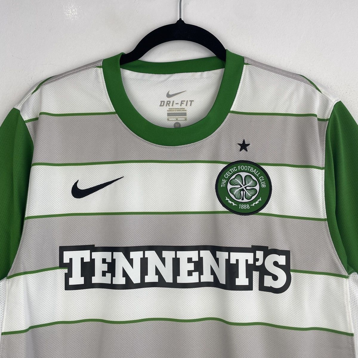Nike Celtic Nike Away Soccer Jersey Shirt Men 2011/2012 size M Size US M / EU 48-50 / 2 - 2 Thumbnail
