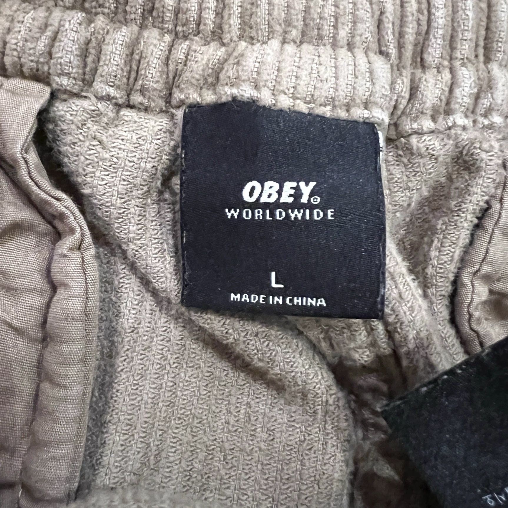 Obey OBEY Corduroy Shorts Bermuda Men Large Inseam 7 Beige 100% Cotton Drawstring Relaxed Beach 80s Mens Size US 33 - 3 Thumbnail