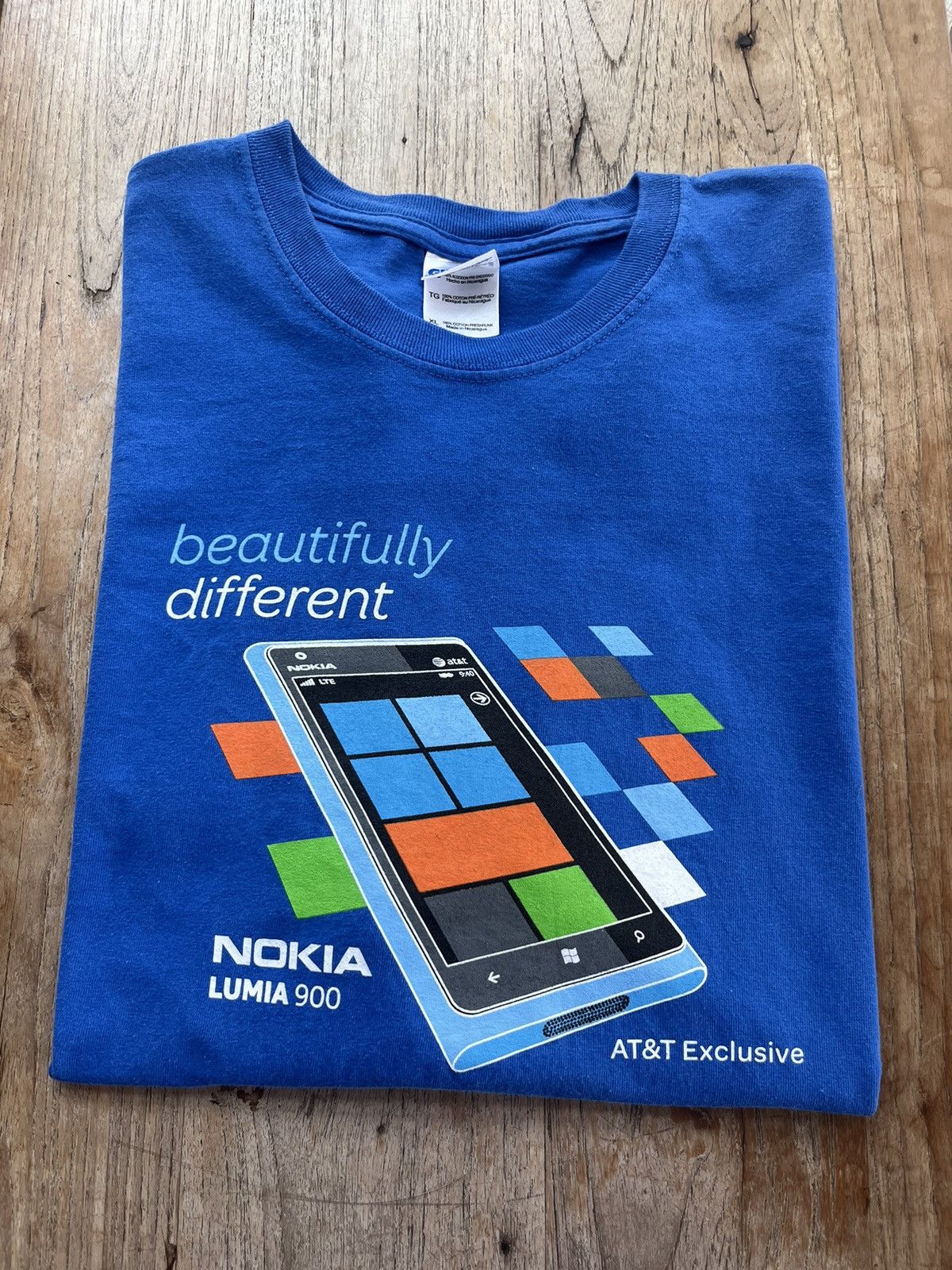 Vintage NOKIA LUMIA 900 Windows Phone promo company Tshirt
