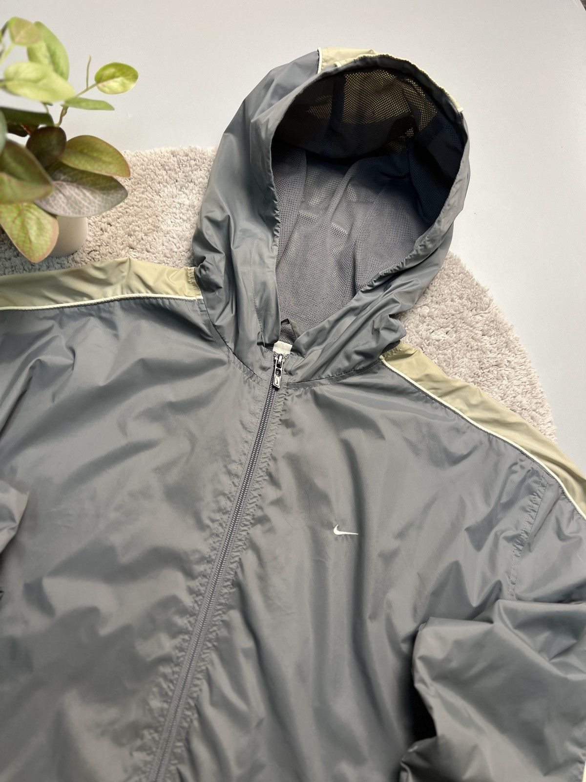 Nike × Vintage Vintage Nike Nylon Track Jacket Swoosh Y2k Size US L / EU 52-54 / 3 - 5 Thumbnail