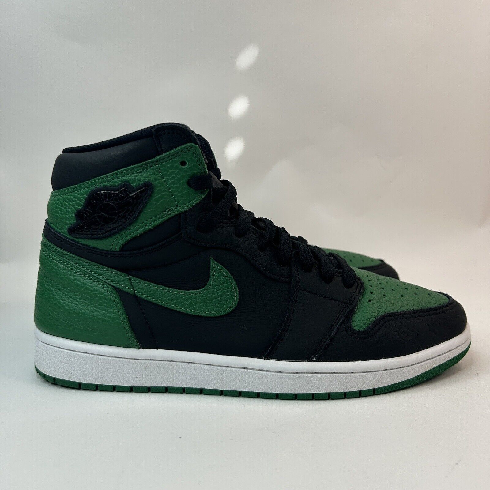 Nike Nike Shoes Air Jordan 1 Retro OG High “Pine Green 2.0” 2024 Size US 10 / EU 43 - 4 Thumbnail