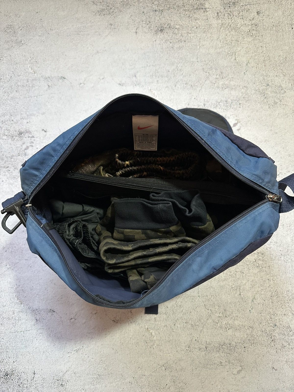 Japanese Brand × Nike Nike vintage Y2K bag messenger Size ONE SIZE - 8 Thumbnail