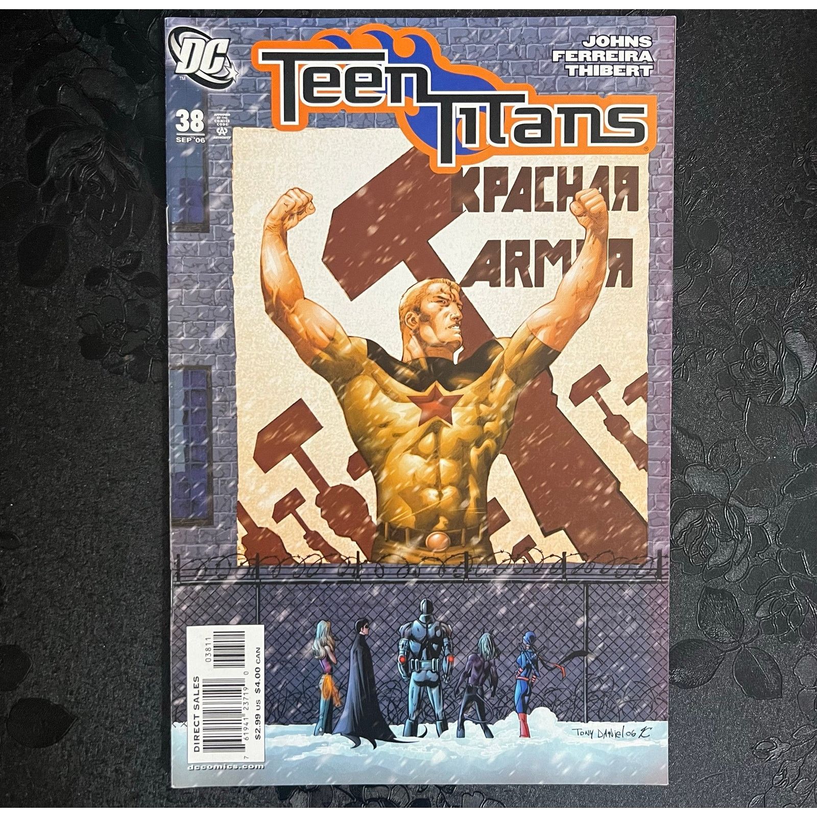 DC Comics Teen Titans # 38 Sep 2006 DC Comics Size ONE SIZE - 1 Thumbnail