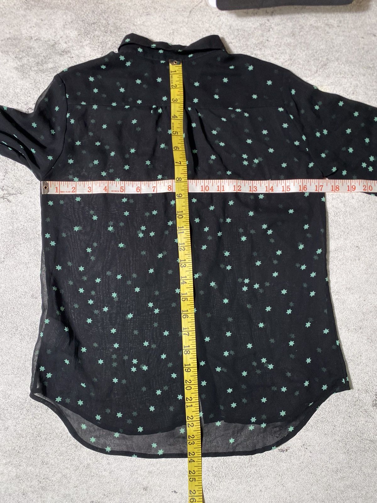 Uniqlo UNIQLO Button Ups A Sky Full Of Stars Size US S / EU 44-46 / 1 - 12 Thumbnail