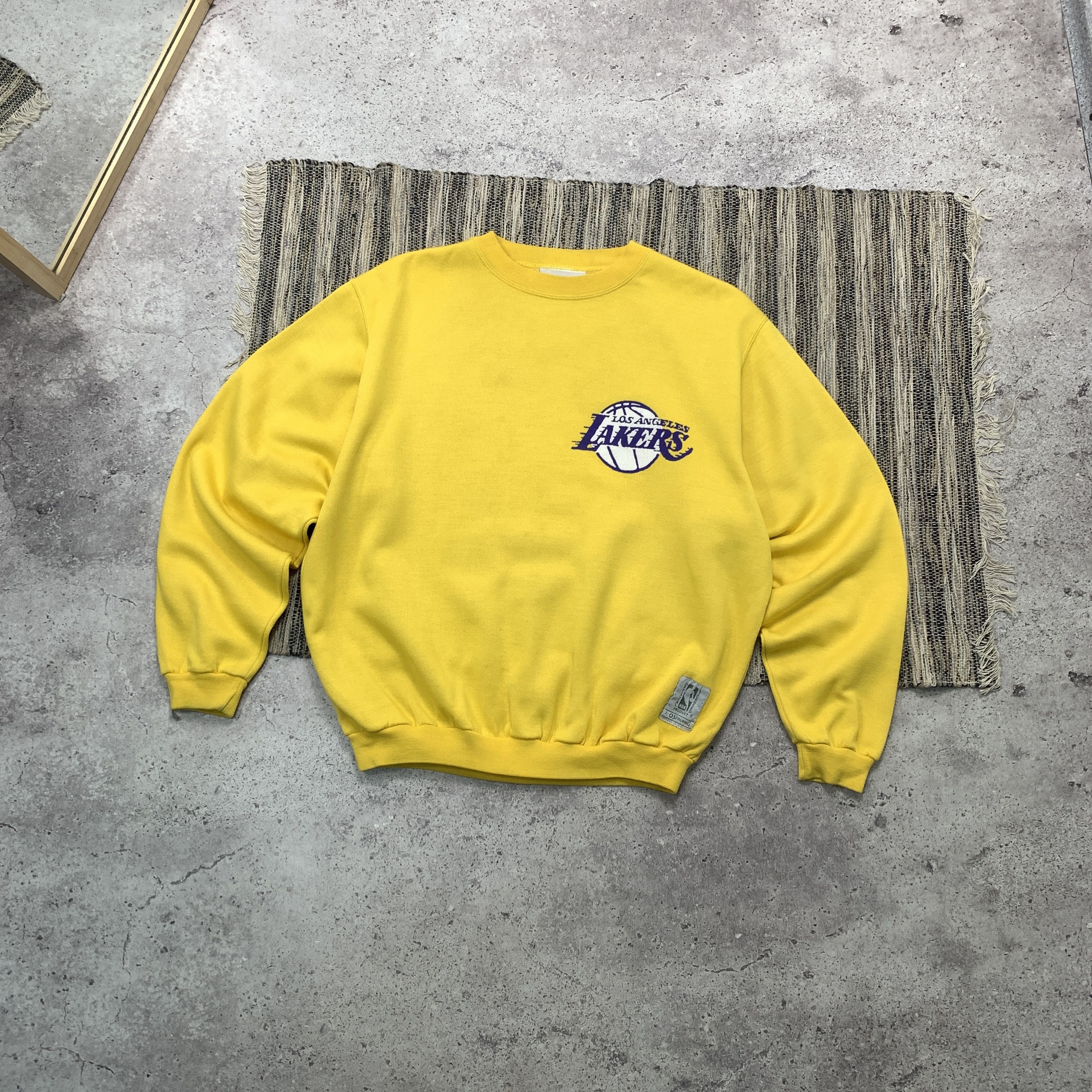 NBA Vintage L.A Lakers Spalding 90s Yellow Oversized Sweatshirt Size US L / EU 52-54 / 3 - 3 Thumbnail