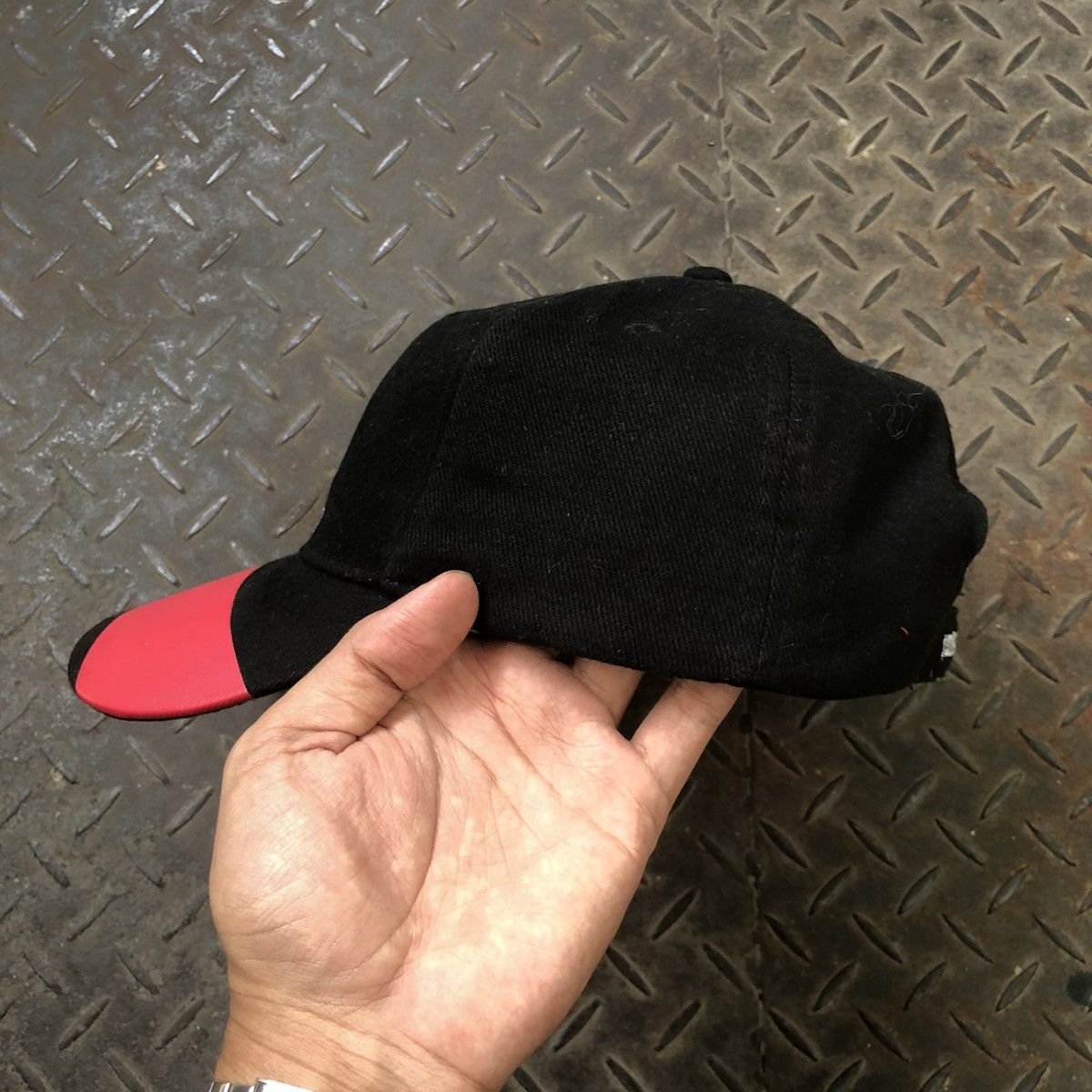 Tommy Hilfiger × Vetements Vetements x Tommy Hilfiger Embroidery Dad Cap Size ONE SIZE - 5 Thumbnail