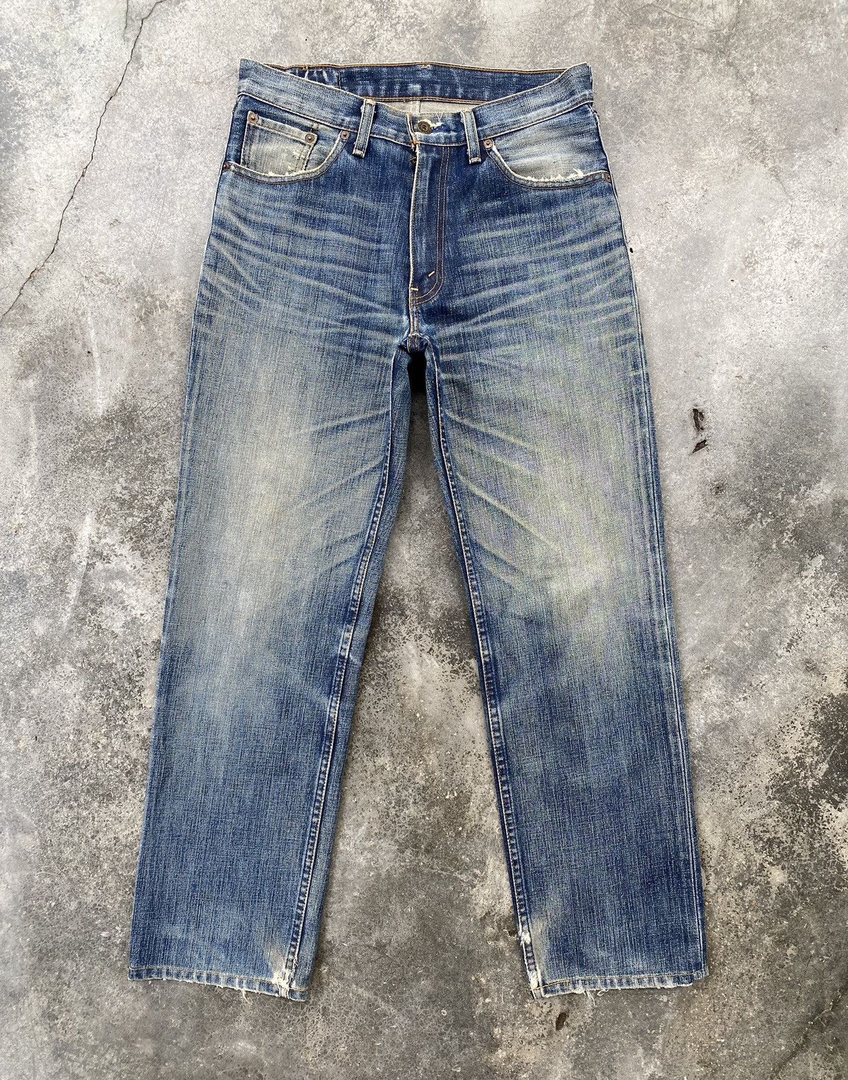 image of Vintage 90's Levis Distressed Denim Pants in Blue, Men's (Size 31)