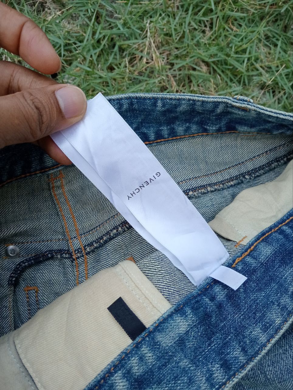 Givenchy Givenchy Distressed Look Jeans Size 25" / US 0 / IT 36 - 8 Thumbnail