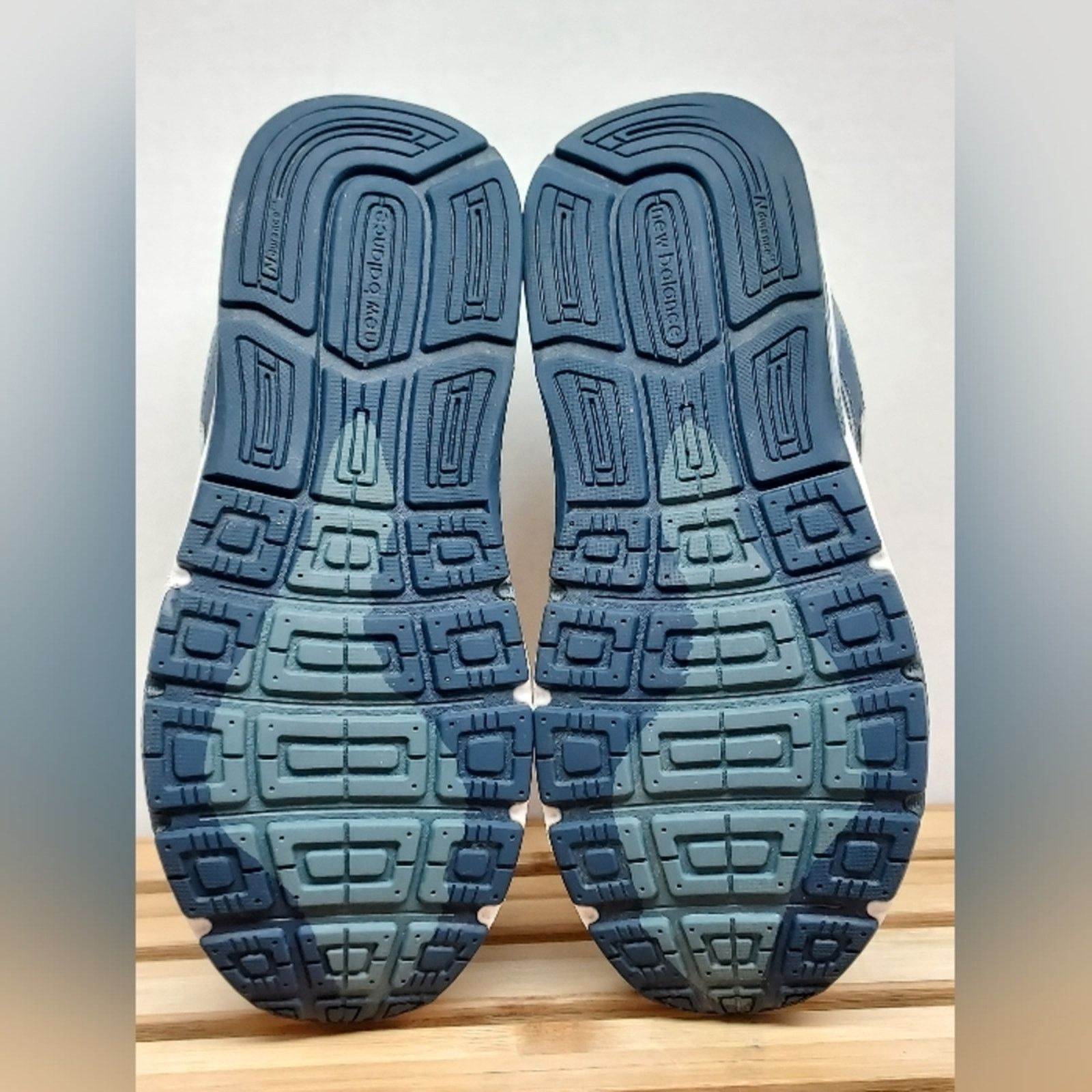 New Balance New Balance Womens | Navy | 1540 v3 Athletic Shoes Size 8 Size US 8 / IT 38 - 4 Thumbnail