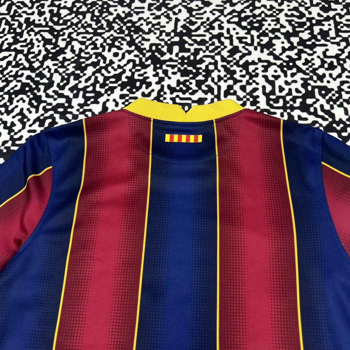 Nike Vintage Y2K Nike Barcelona Soccer Football Jersey Blokecore Size S / US 4 / IT 40 - 15 Thumbnail
