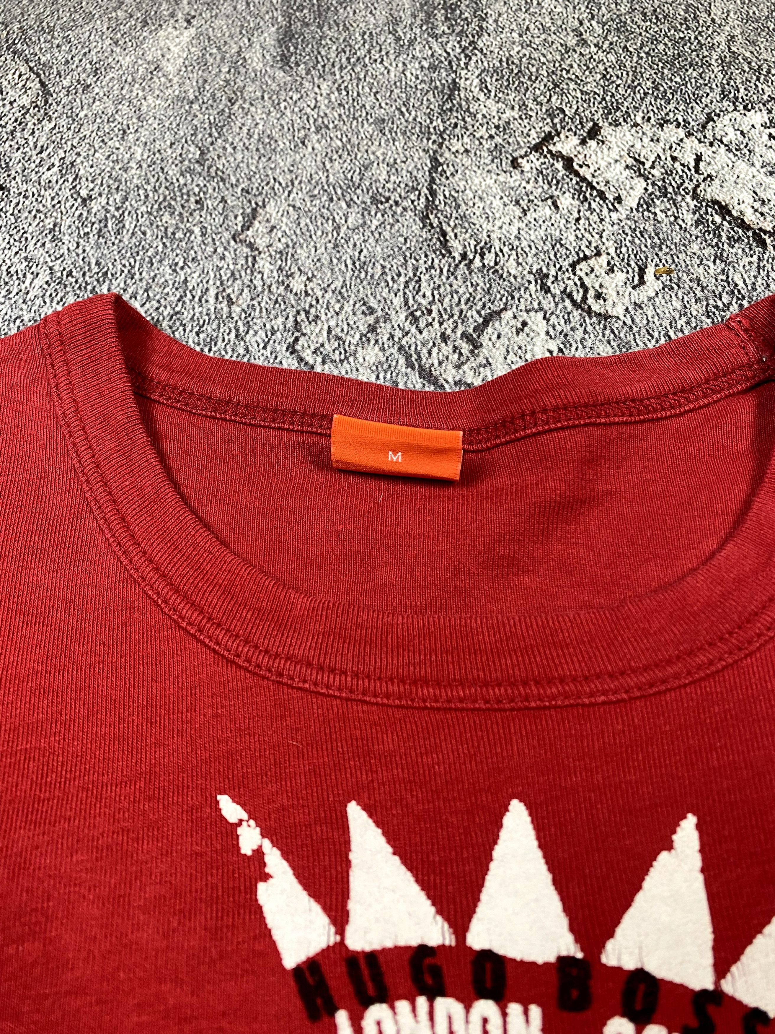 20471120 × Hugo Boss × If Six Was Nine Vintage 00s Hugo Boss Punk Skull Red T-shirt Size M Size US M / EU 48-50 / 2 - 5 Thumbnail