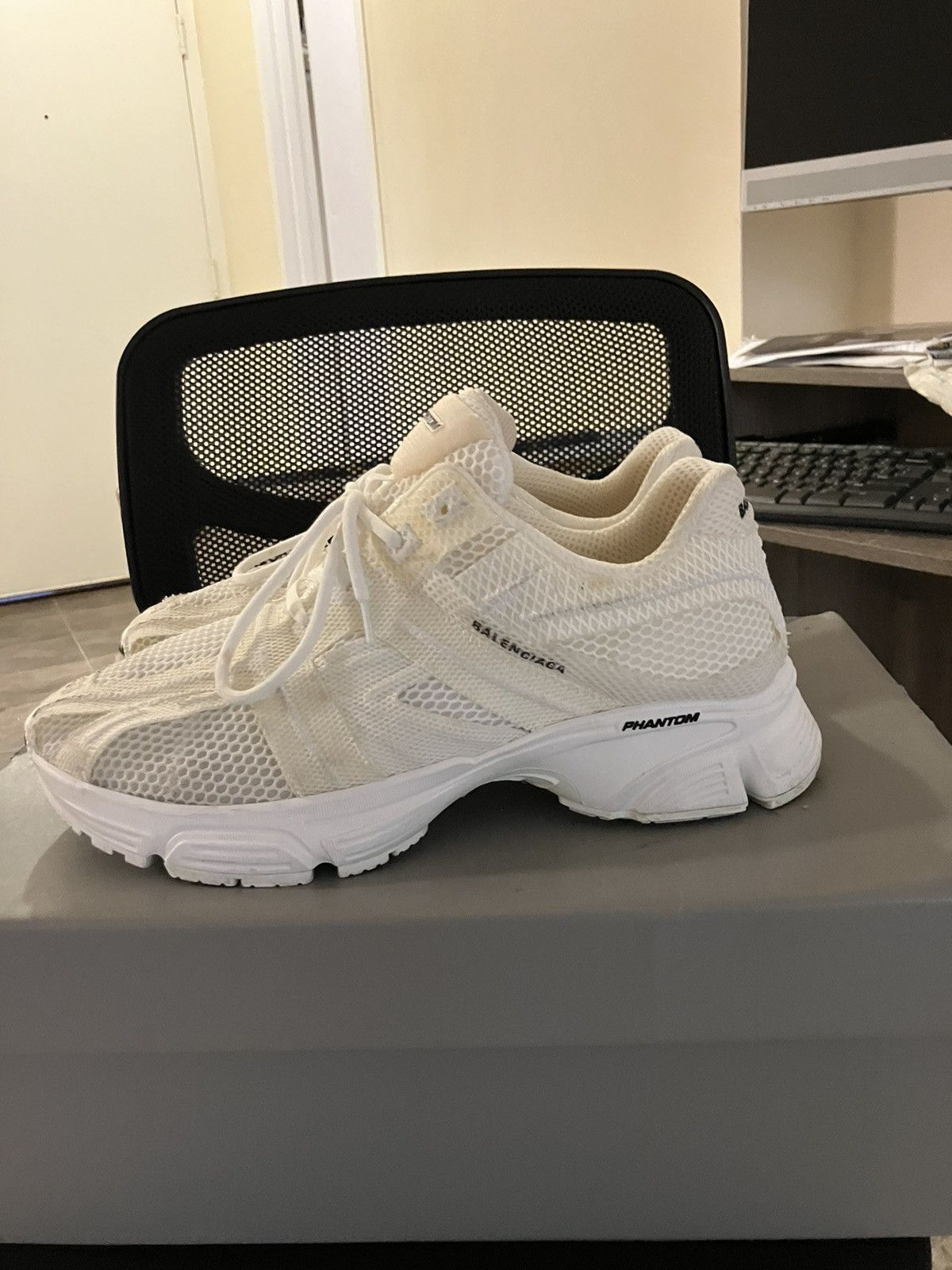 Balenciaga White Balenciaga Phanton Size US 11 / EU 44 - 1 Thumbnail