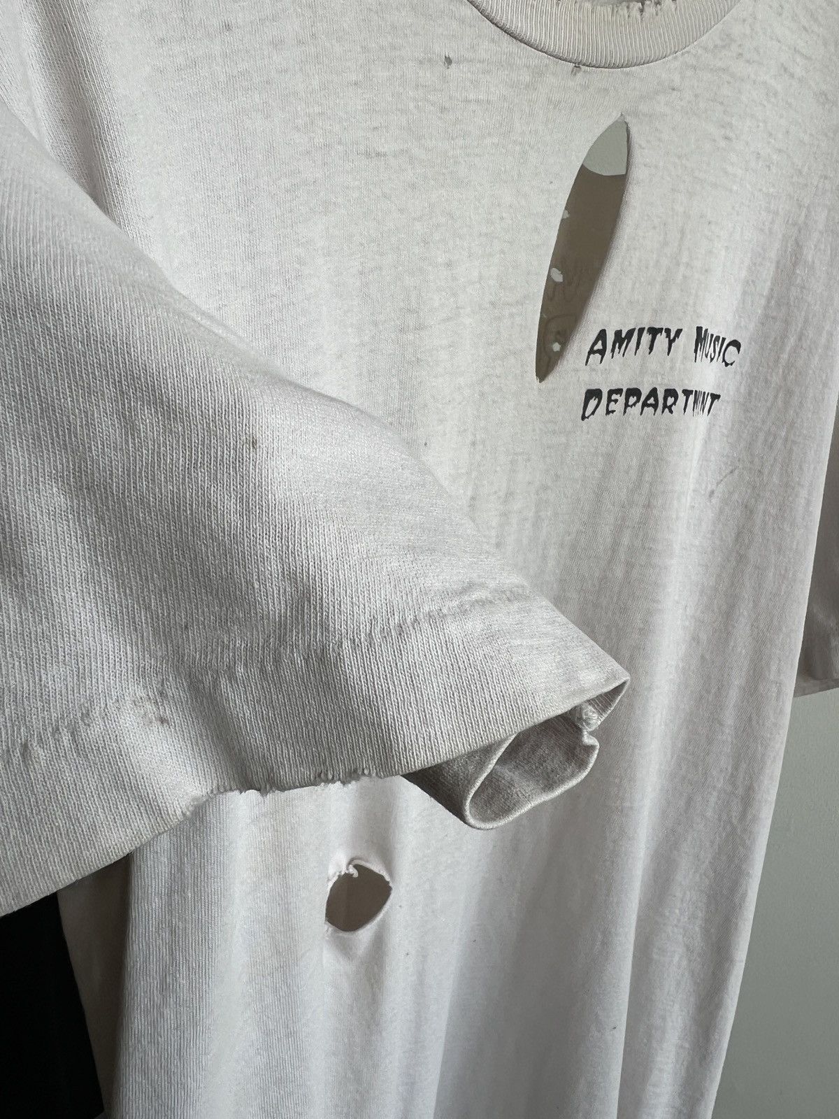 Vintage Vintage Thrashed Single Stitch 90s Amityville Horror Tee Size US L / EU 52-54 / 3 - 8 Thumbnail