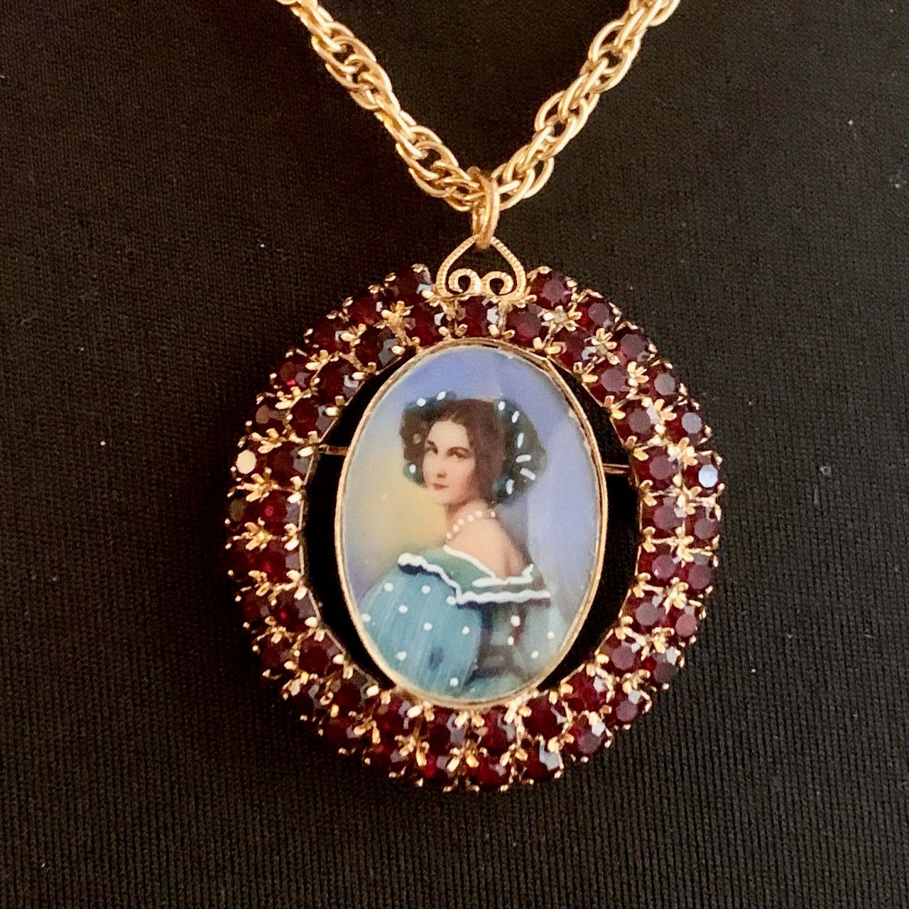 Other Hobe Vintage Gold Tone Red Rhinestone Portrait Necklace 19" Size ONE SIZE - 8 Thumbnail