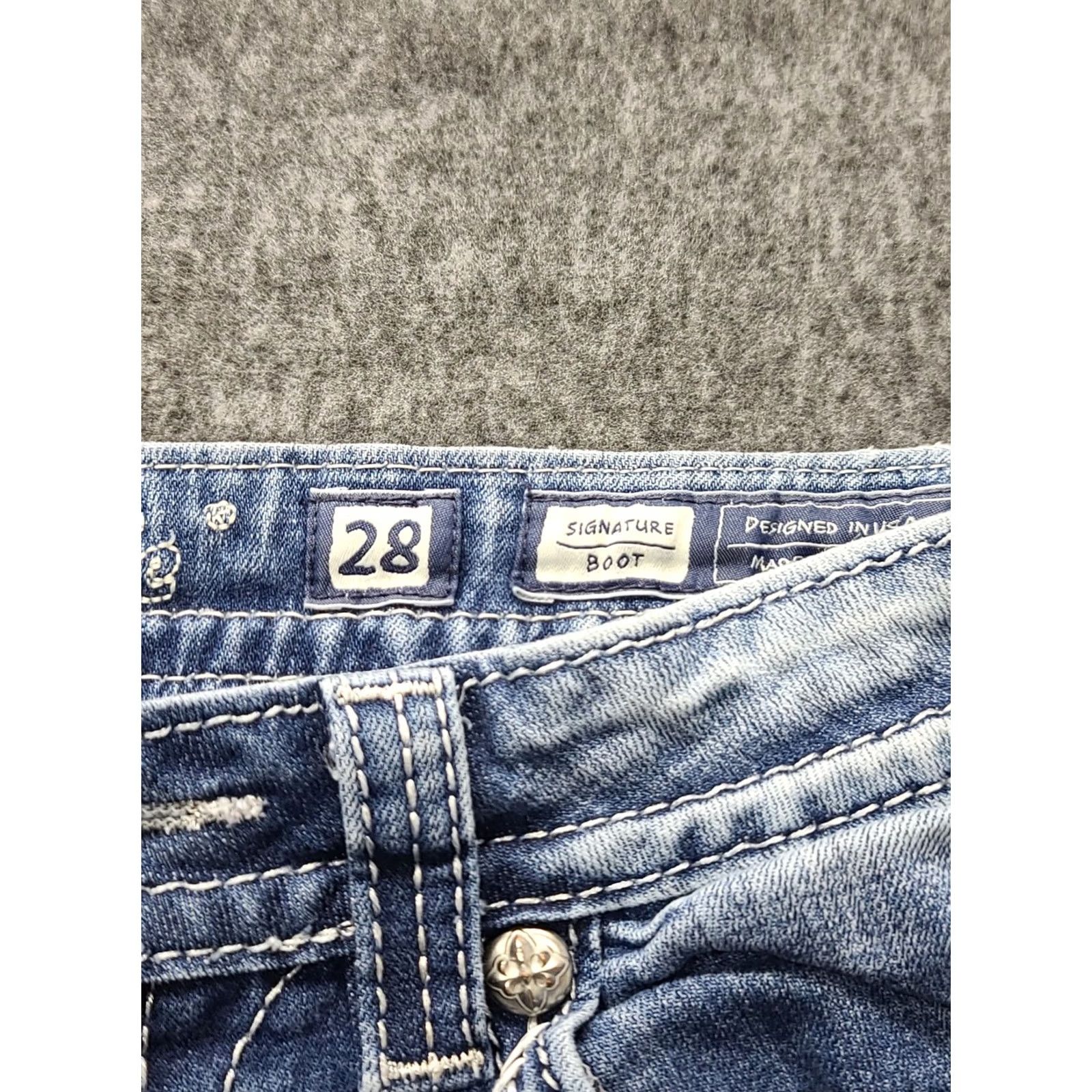 Miss Me Miss Me Jeans Womens 28 Fleur De Lis Boot Cut Embroidered Rhinestone Western Cowgirlcore Denim Blue 5-Pocket Regular Inseam 32" Rise Low. Size 28" / US 6 / IT 42 - 3 Thumbnail