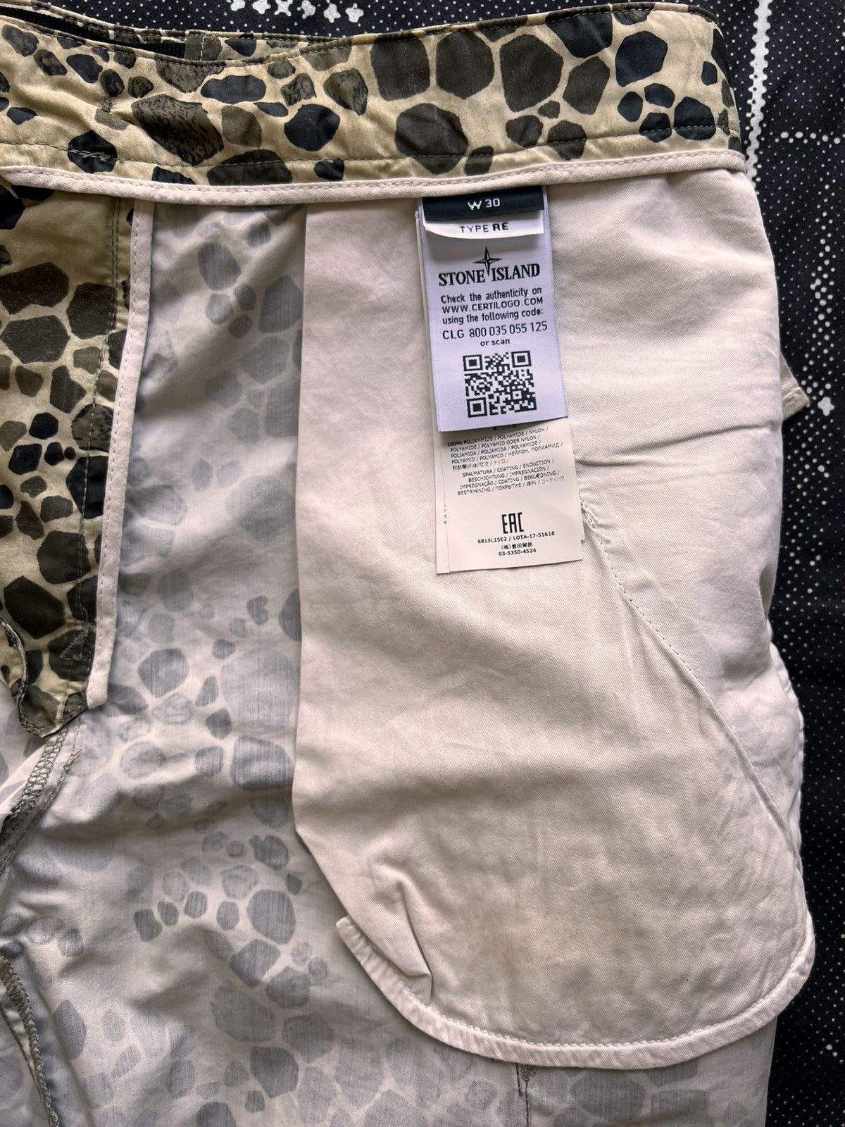 Stone Island Stone Island Alligator Camo Cargo Shorts Type RE W30 croc Size US 30 / EU 46 - 23 Thumbnail