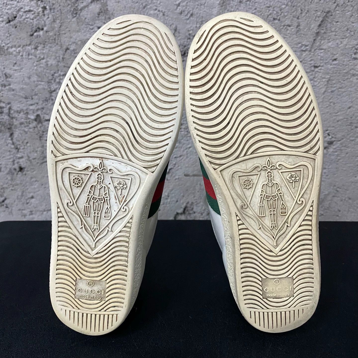 Gucci Gucci bee-themed white sneakers, Size US 5 / IT 35 - 7 Thumbnail