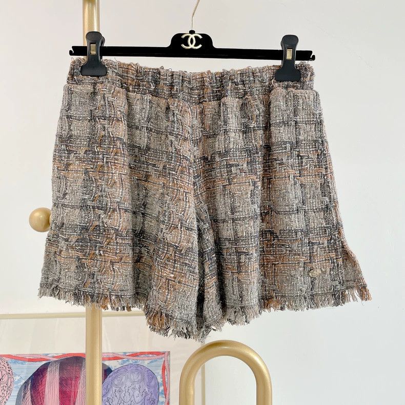 Chanel CHANEL Greek Series Woven Tweed Shorts- DMC Size US 28 / EU 44 - 1 Thumbnail