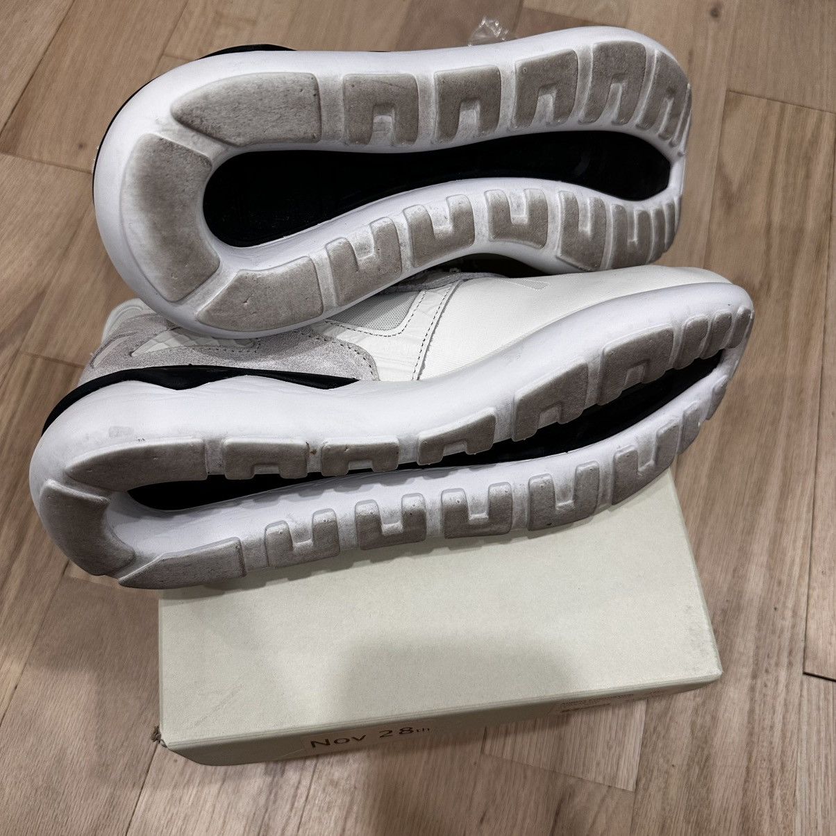 Adidas Adidas tubular runner Size US 7 / EU 40 - 5 Thumbnail