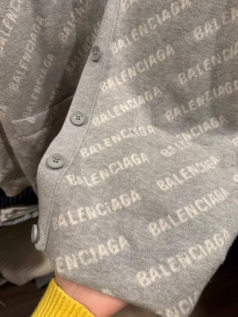 Balenciaga Balenciaga Knitted Cardigan Size US M / EU 48-50 / 2 - 3 Thumbnail