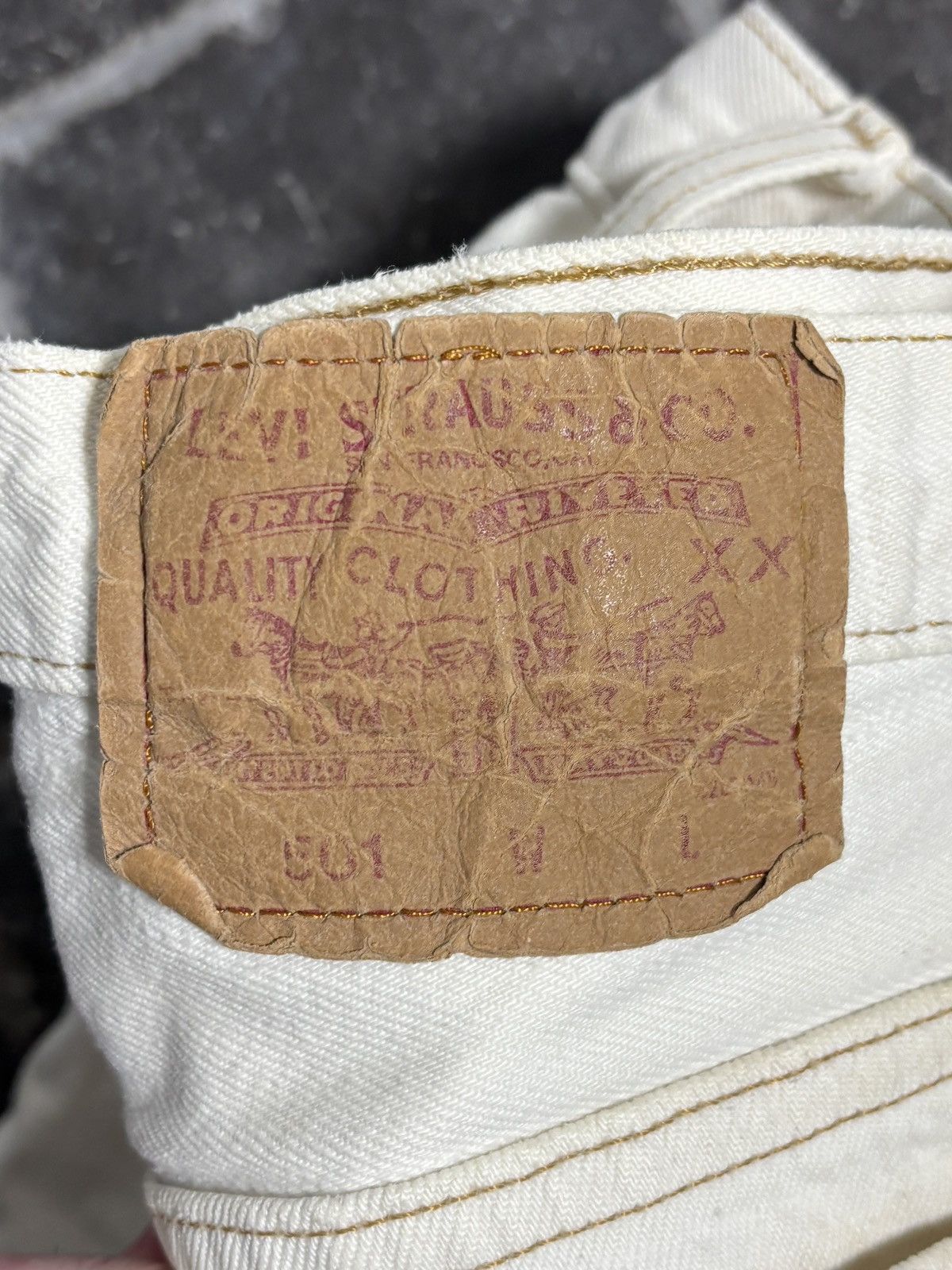 Levi's 1990s Levi’s Jeans Vintage Levi’s Natural Denim Canada 90s Size US 30 / EU 46 - 9 Thumbnail