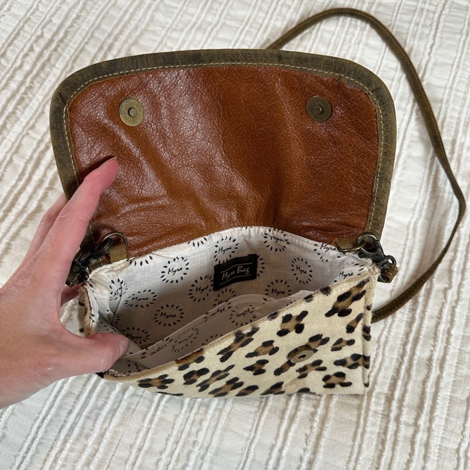Other Myra Resplendant Hairon Bag Leopard Print Crossbody Bag EUC Size ONE SIZE - 7 Thumbnail
