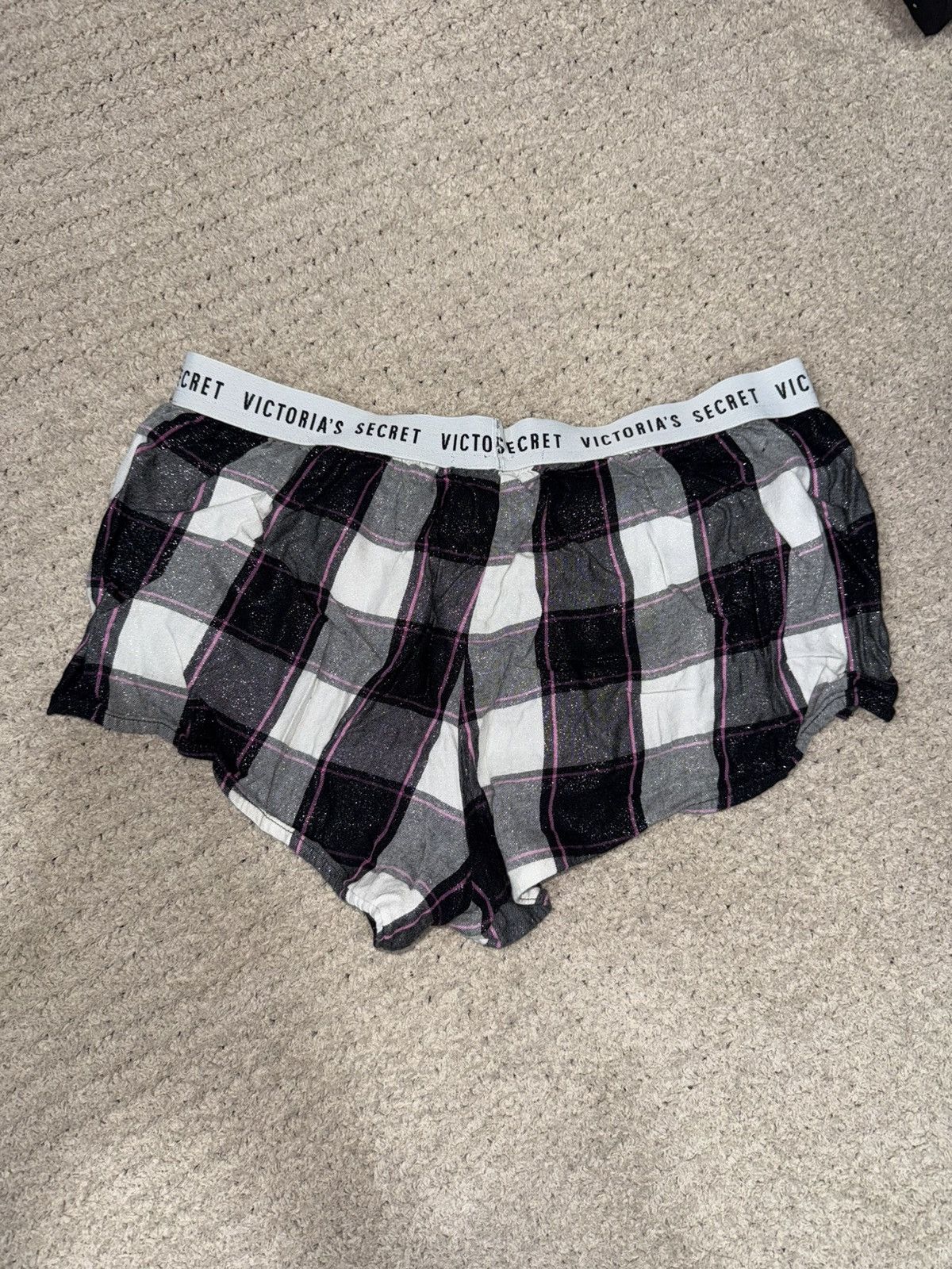 Victoria's Secret Victoria’s Secret Night Shorts Size 26" / US 2 / IT 38 - 2 Thumbnail