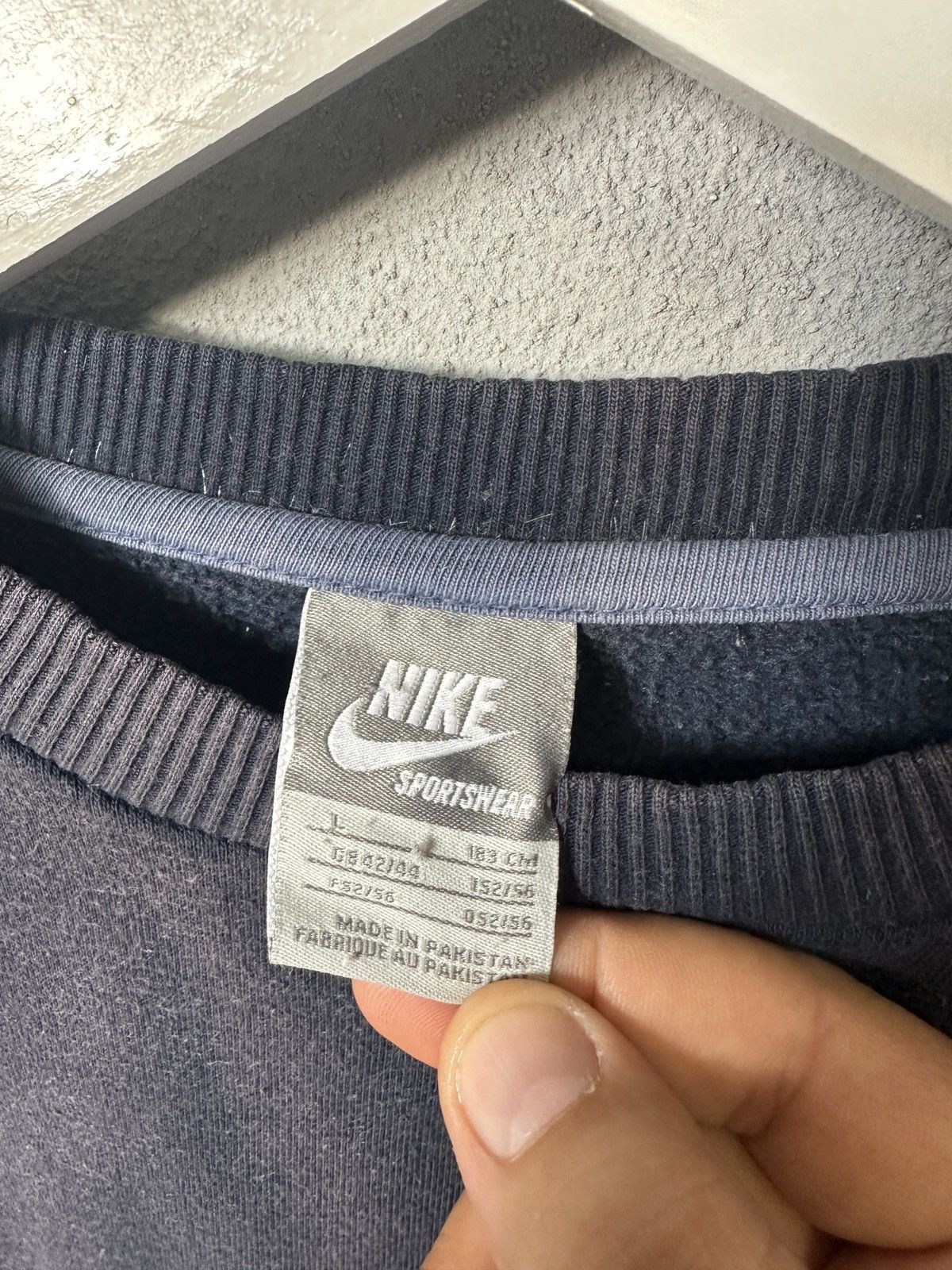 Nike × Vintage Nike Vintage Y2K Faded Sweatshirt Size US L / EU 52-54 / 3 - 5 Thumbnail